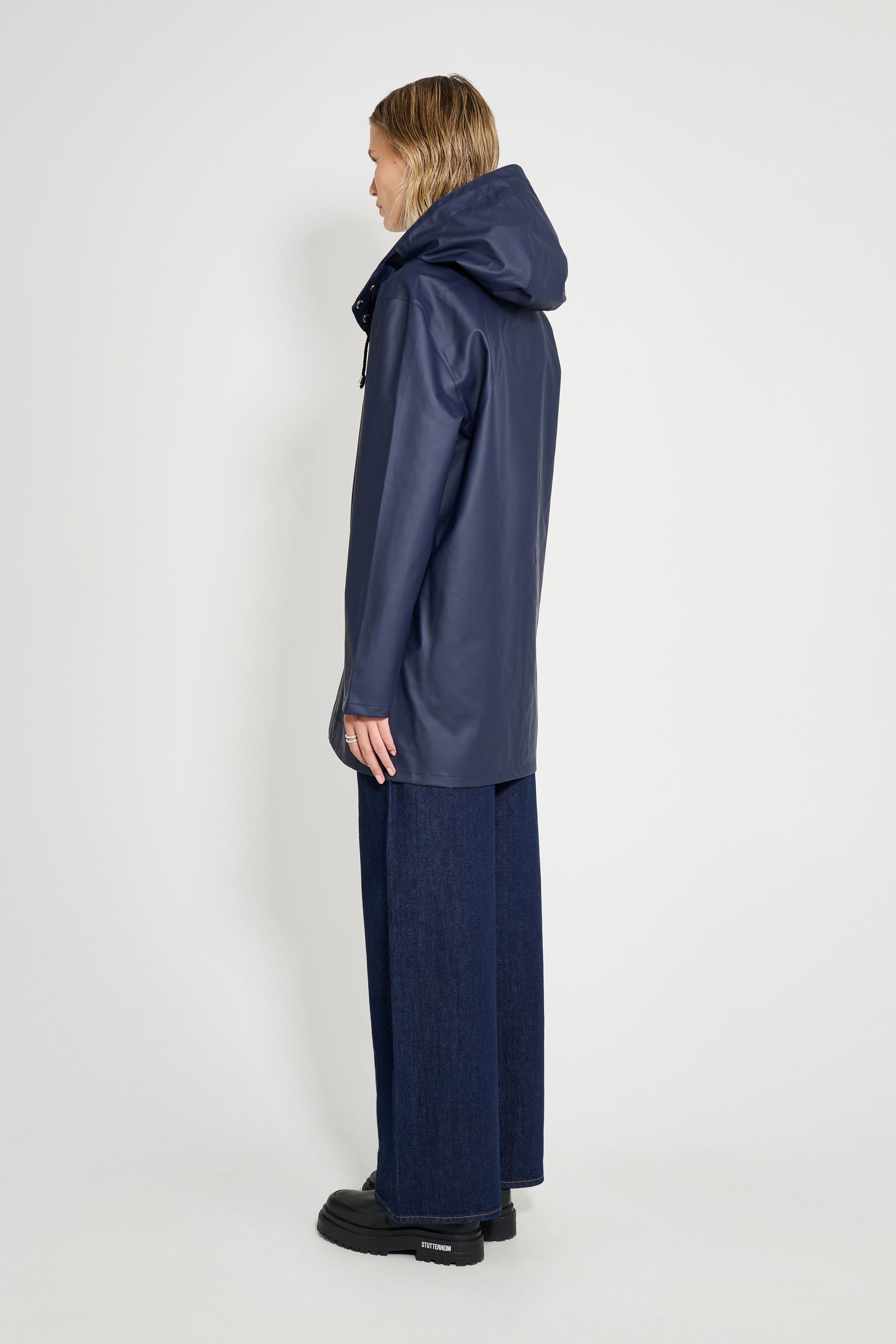 stutterheim stockholm lightweight raincoat navy women jackets raincoats