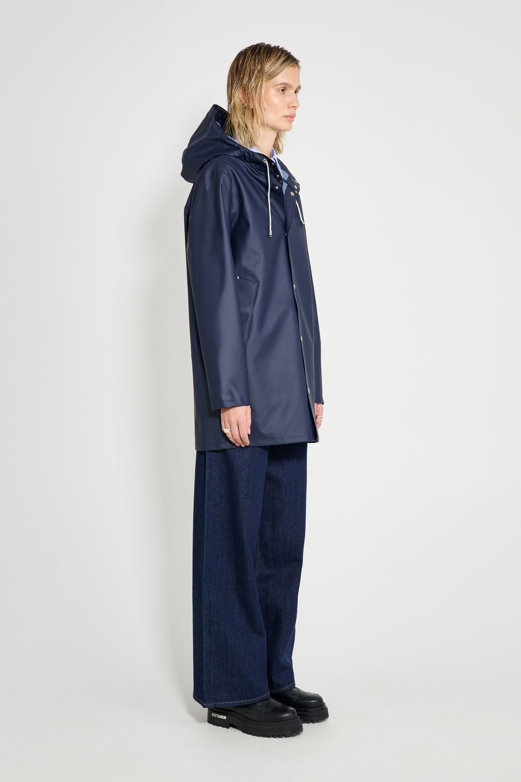 stutterheim stockholm lightweight raincoat navy women jackets raincoats