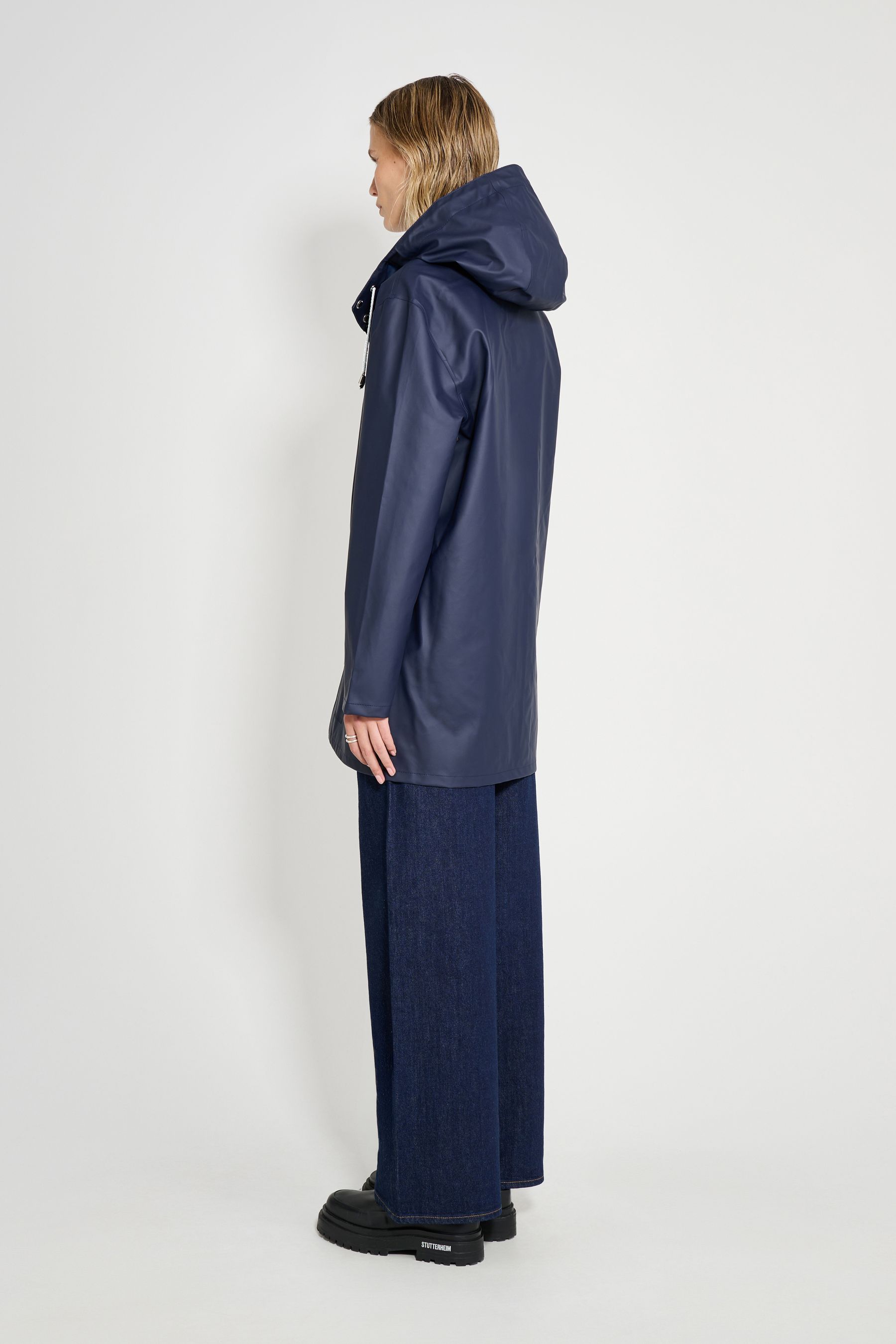 stutterheim stockholm lightweight raincoat navy women jackets raincoats
