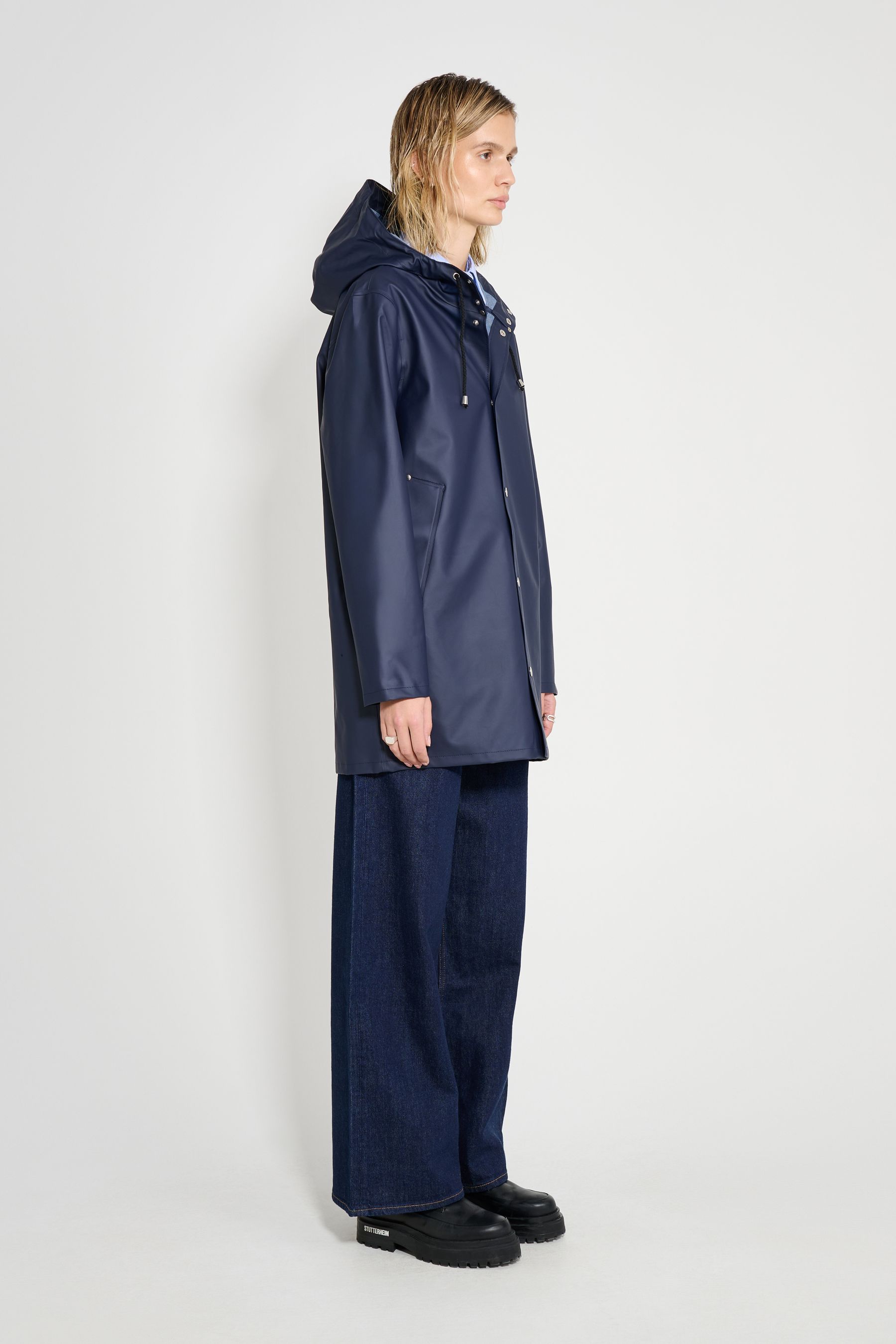 stutterheim stockholm lightweight raincoat navy women jackets raincoats