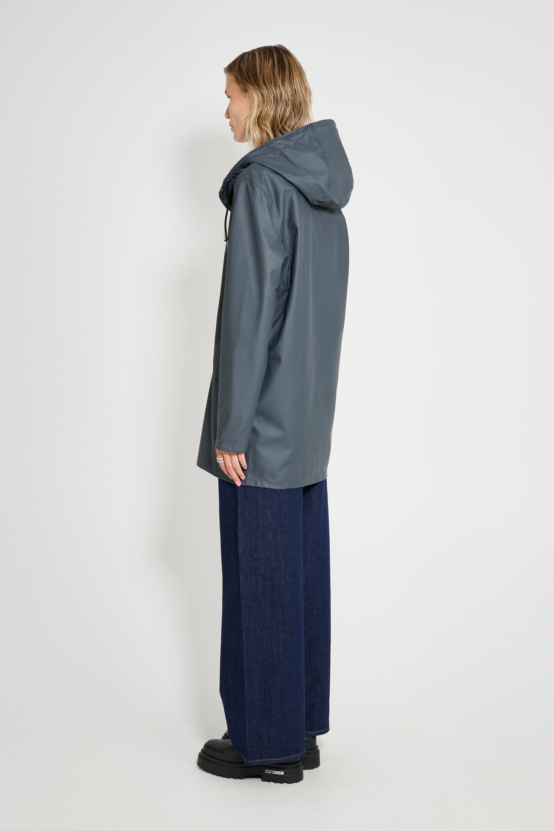 stutterheim stockholm lightweight raincoat charcoal women jackets raincoats