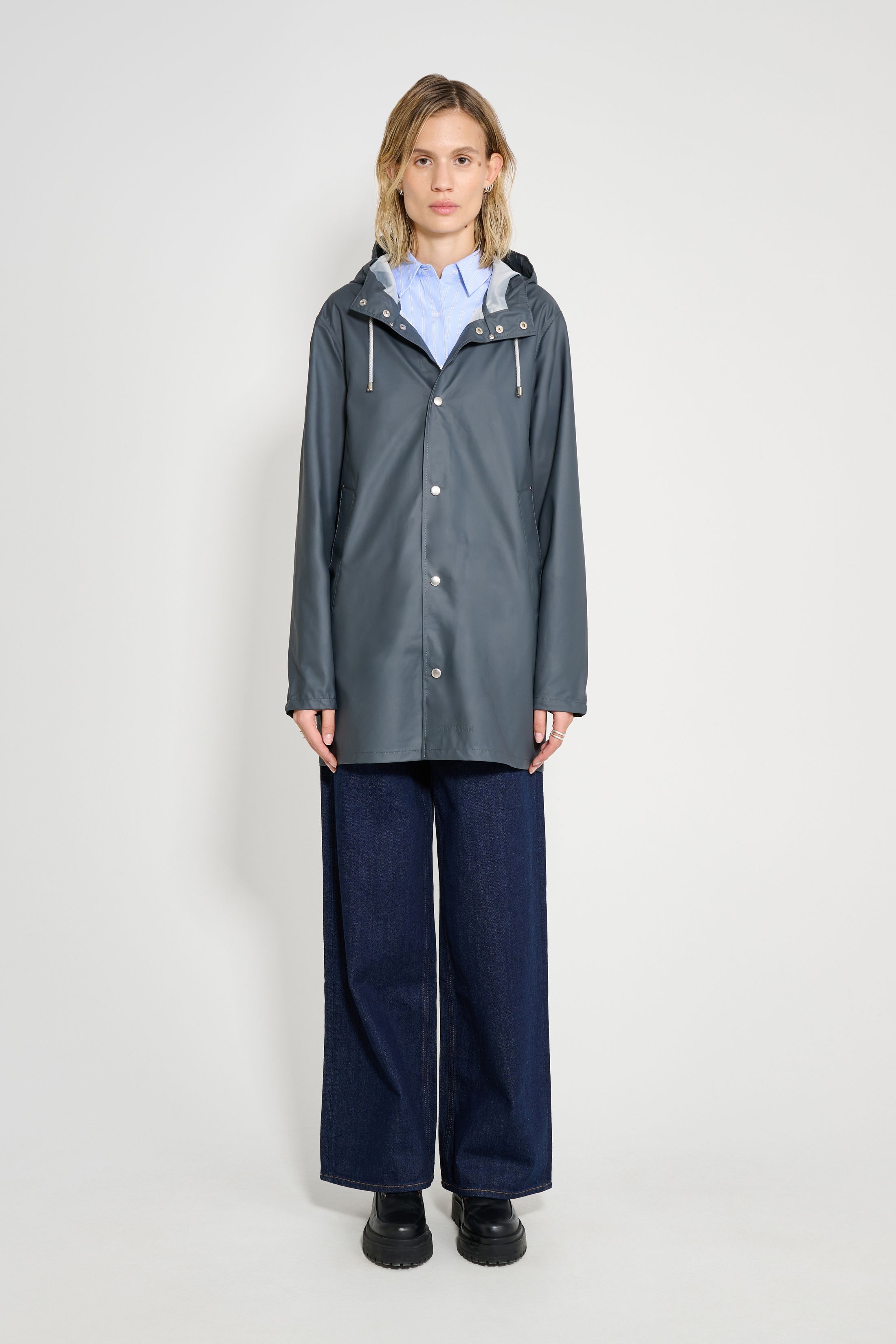 stutterheim stockholm lightweight raincoat charcoal women jackets raincoats