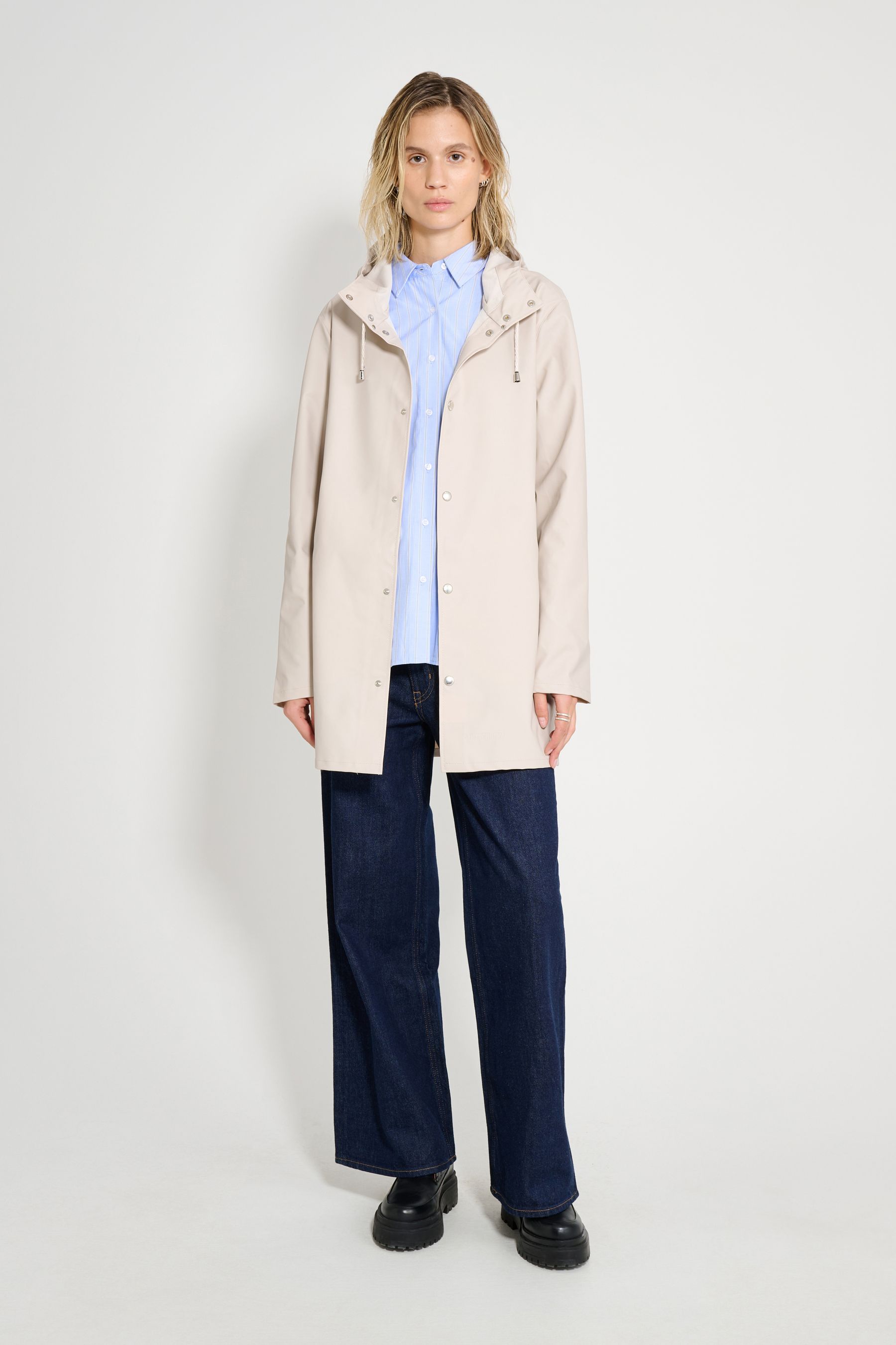 stutterheim stockholm lightweight raincoat light sand women jackets raincoats