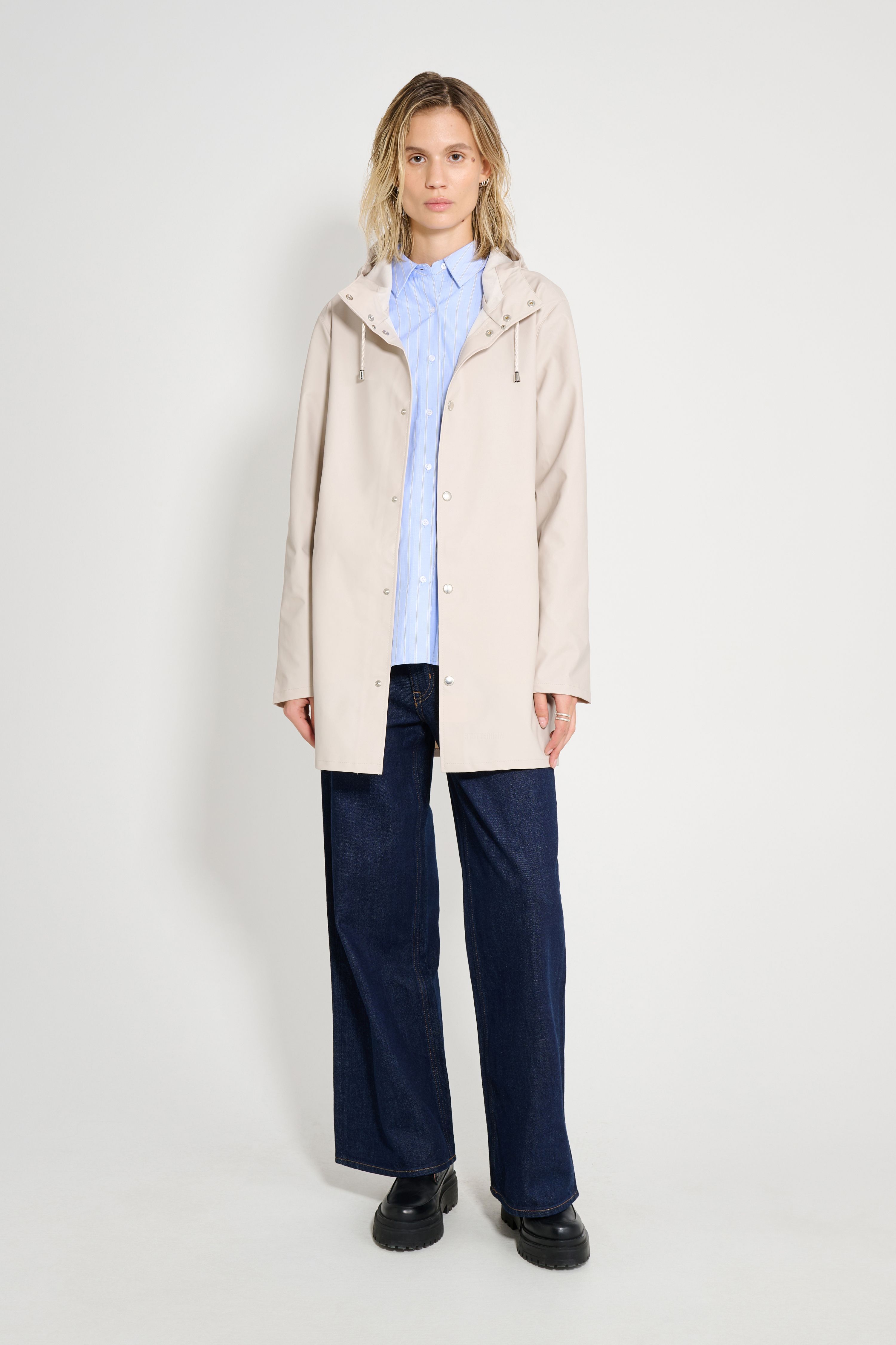 Stockholm Lightweight Raincoat Light Sand | STUTTERHEIM US