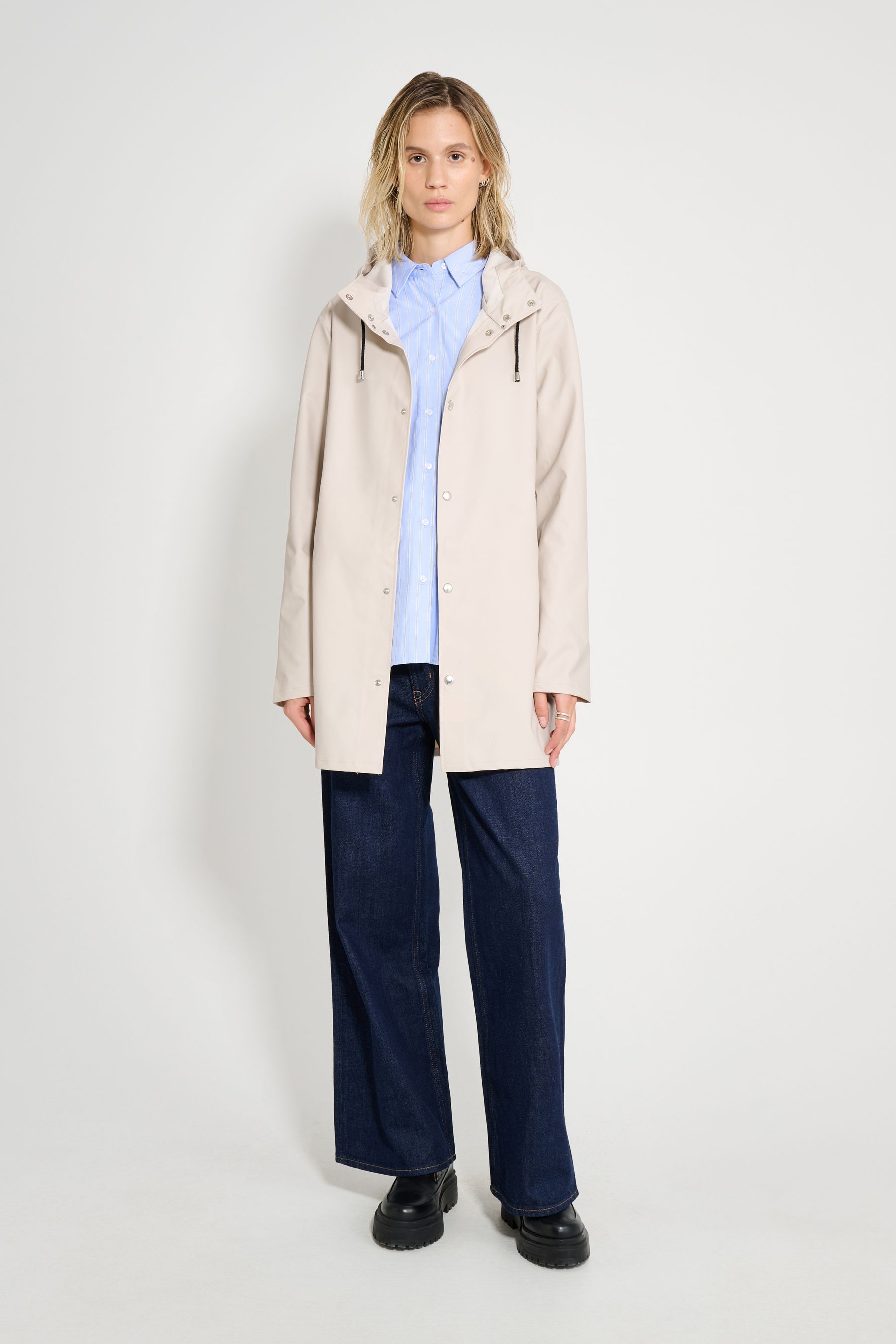 stutterheim stockholm lightweight raincoat light sand women jackets raincoats