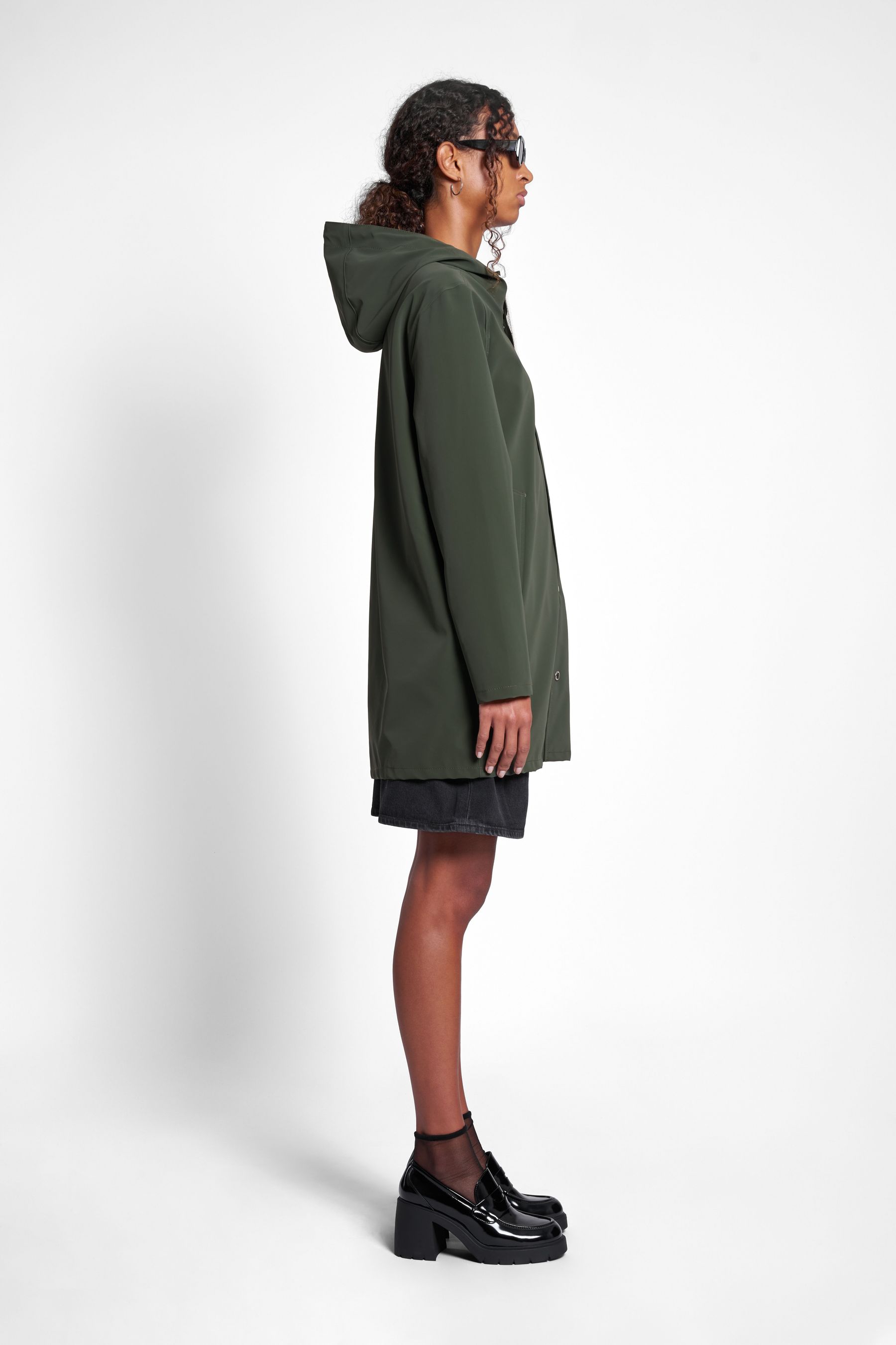 stutterheim stockholm lightweight matte raincoat green women jackets raincoats