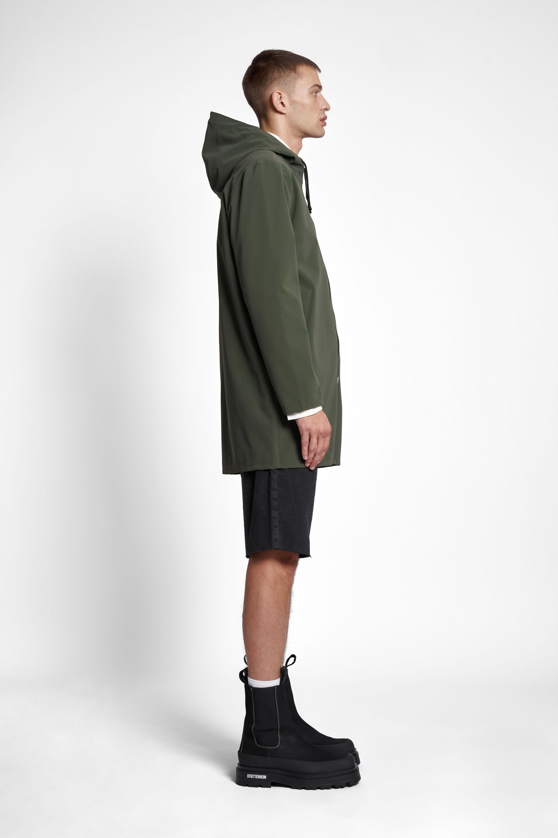 stutterheim stockholm lightweight matte zip raincoat green men jackets raincoats