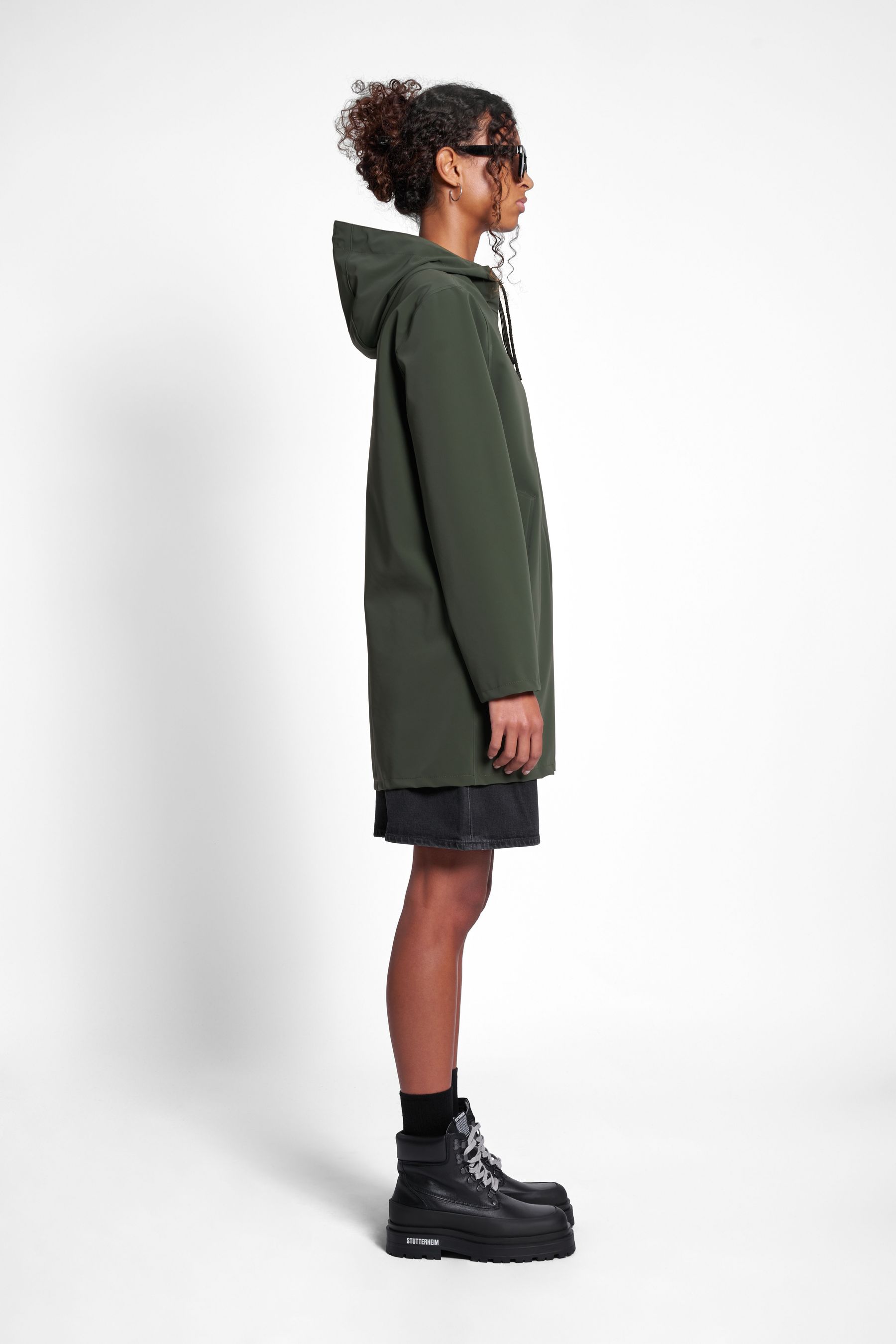 stutterheim stockholm lightweight matte zip raincoat green women jackets raincoats