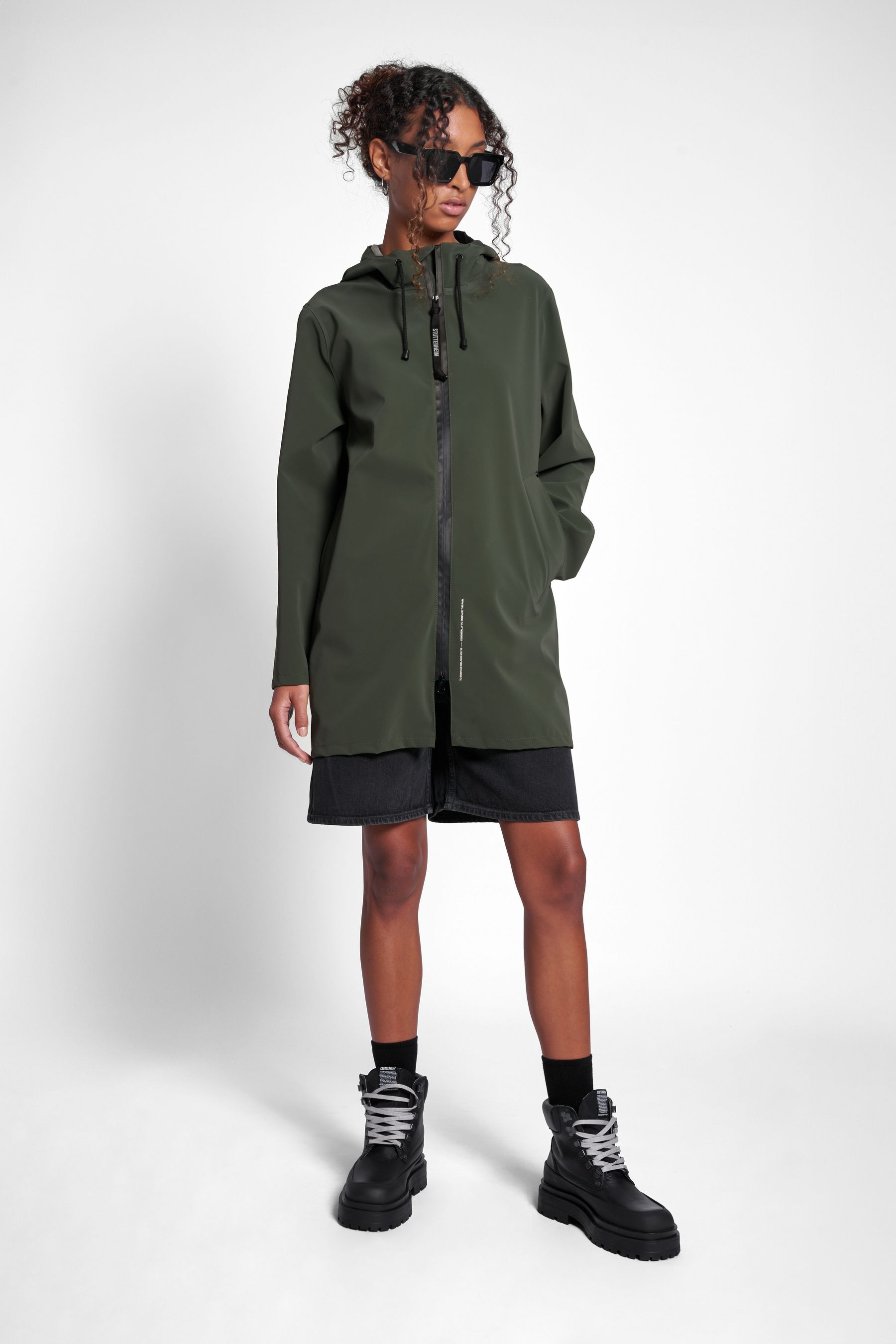 stutterheim stockholm lightweight matte zip raincoat green women jackets raincoats