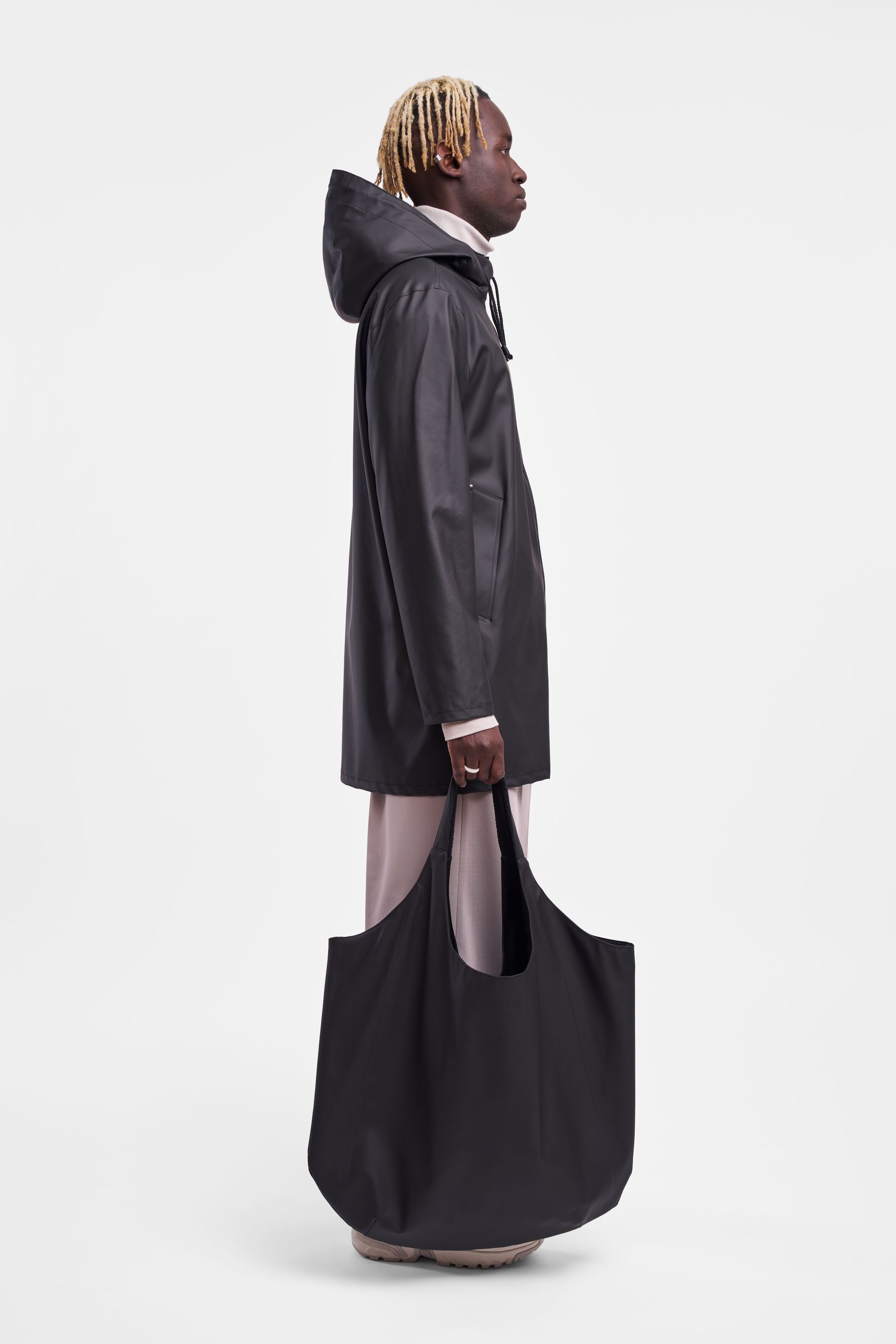 stutterheim stockholm lightweight zip raincoat black women jackets raincoats