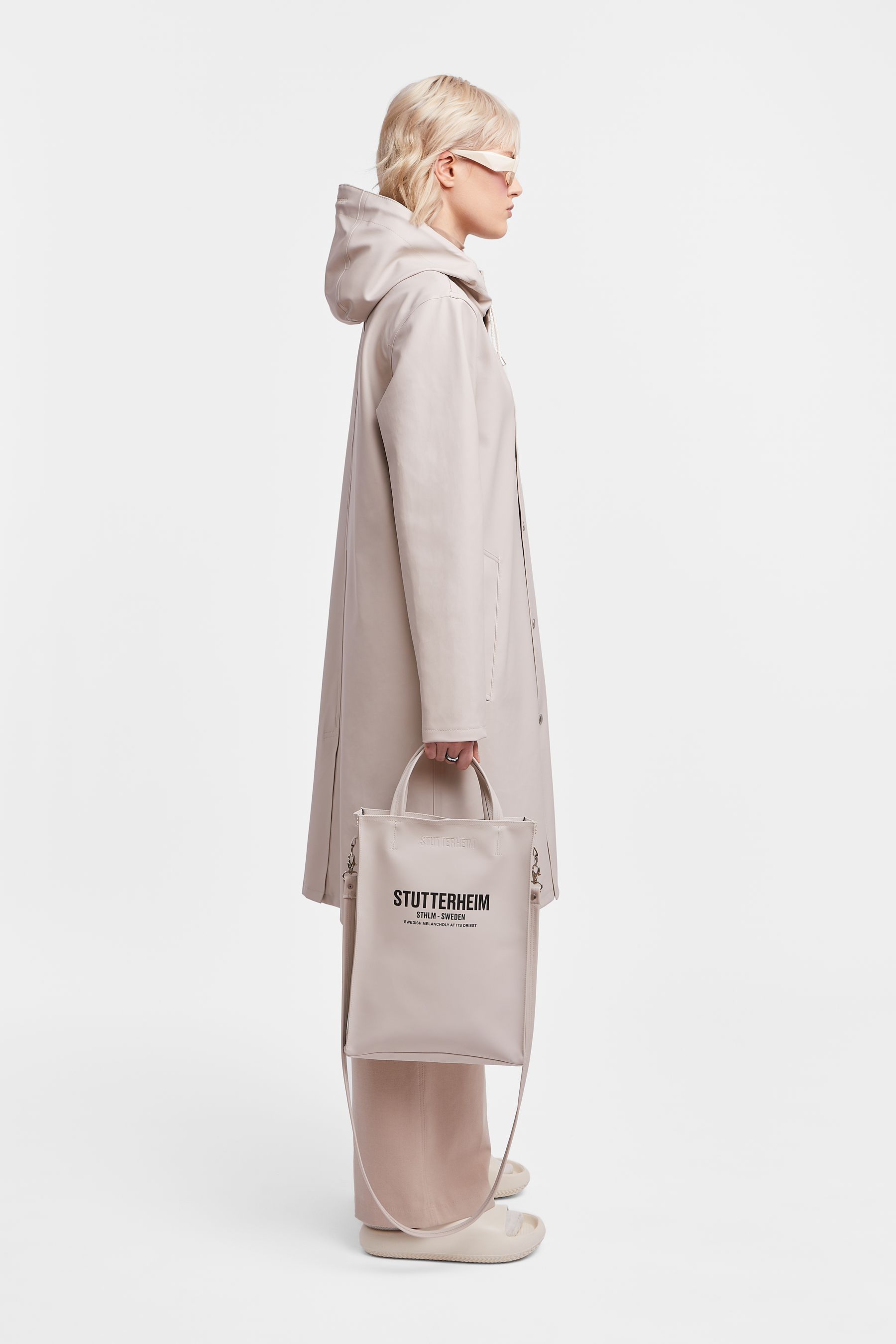 stutterheim stockholm long raincoat light sand men jackets raincoats