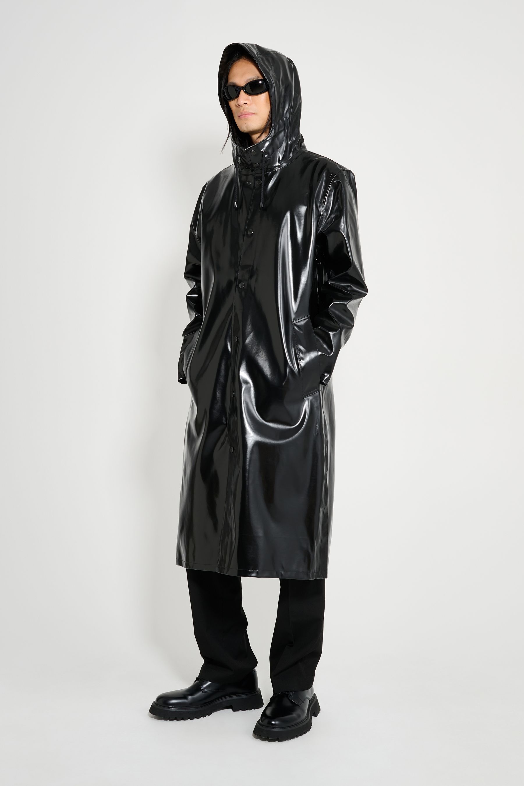 stutterheim stockholm long opal raincoat black men jackets raincoats