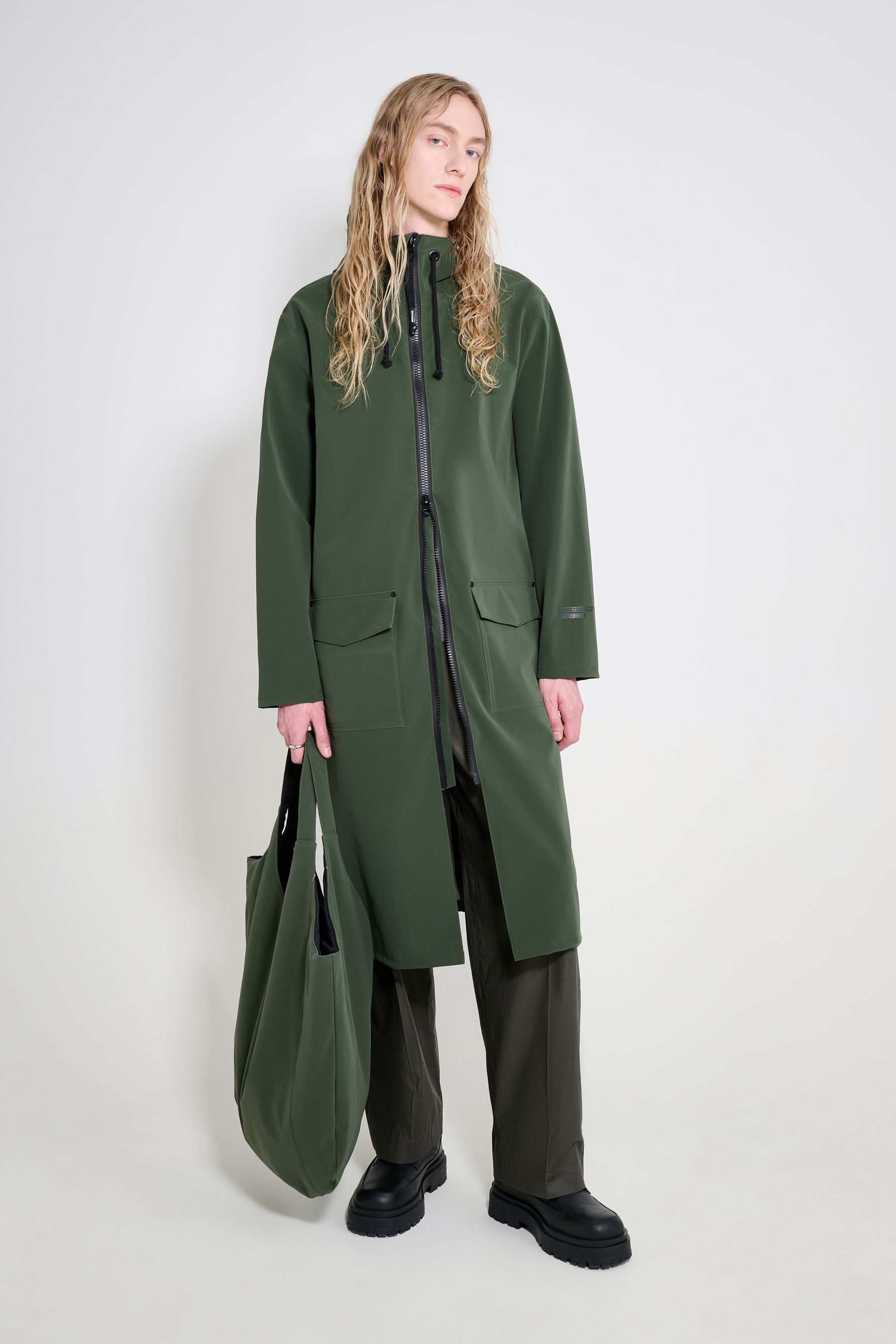 stutterheim stockholm long patch raincoat green men jackets long-raincoats