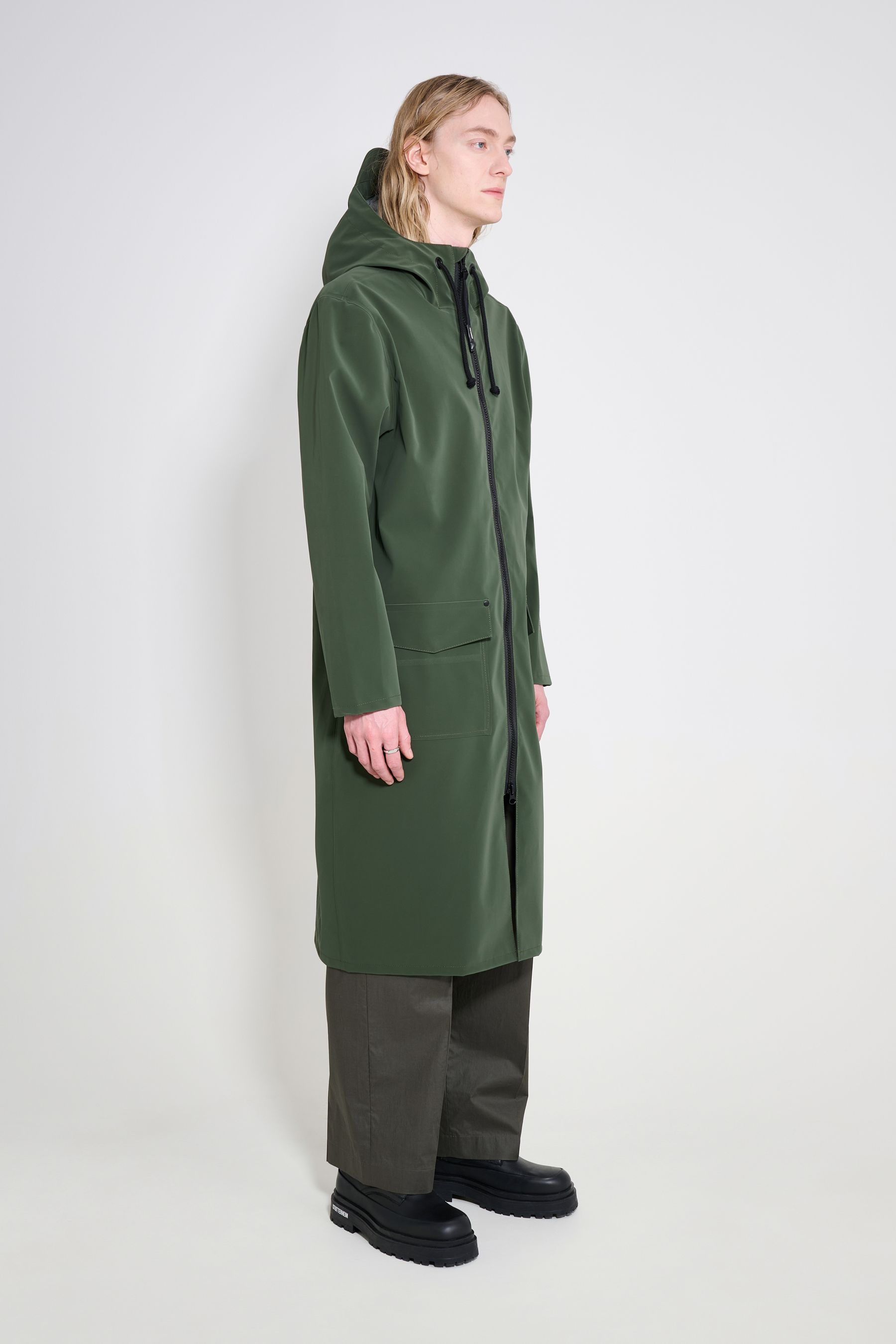 stutterheim stockholm long patch raincoat green men jackets long-raincoats
