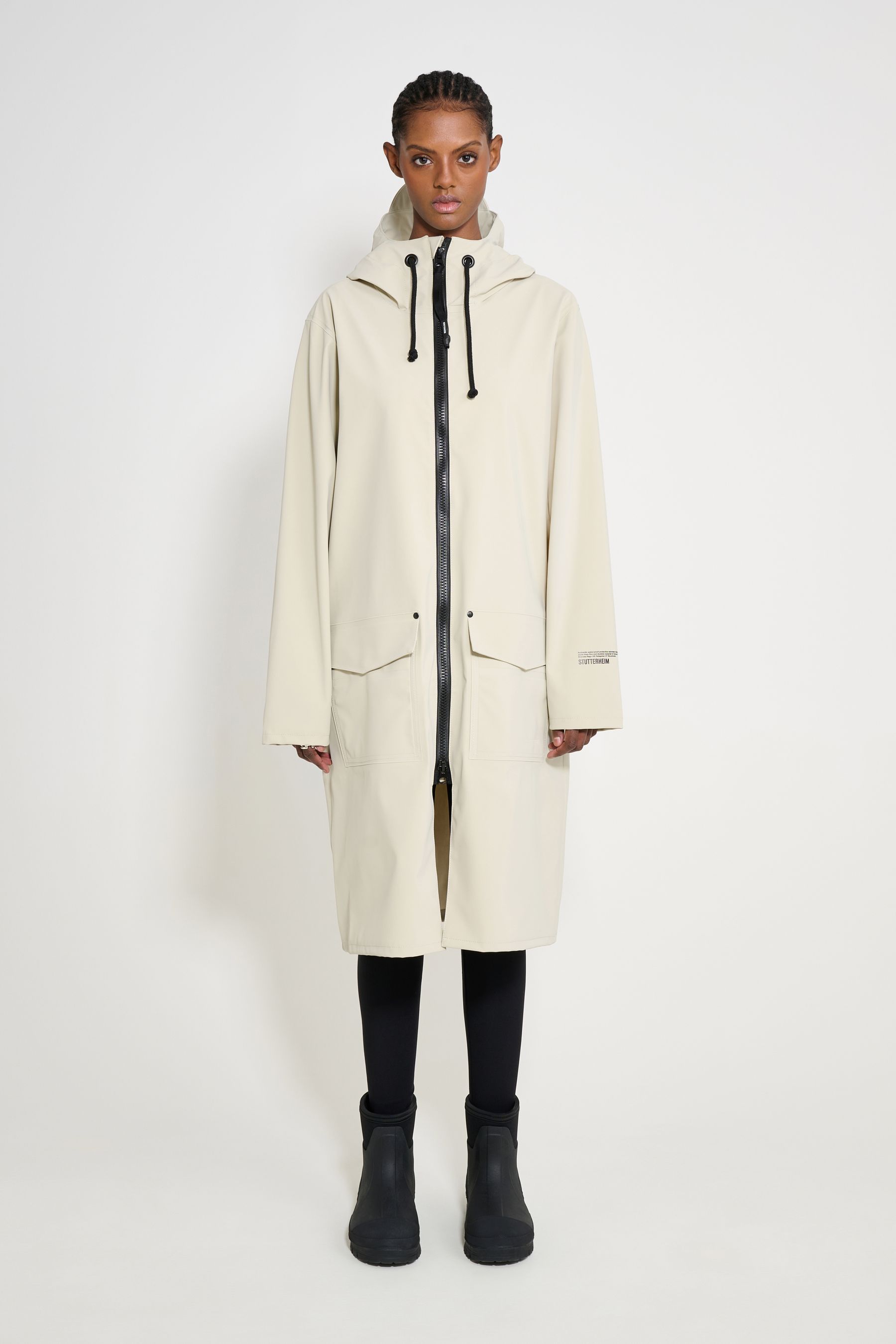 stutterheim stockholm long patch raincoat pelican women jackets long-raincoats