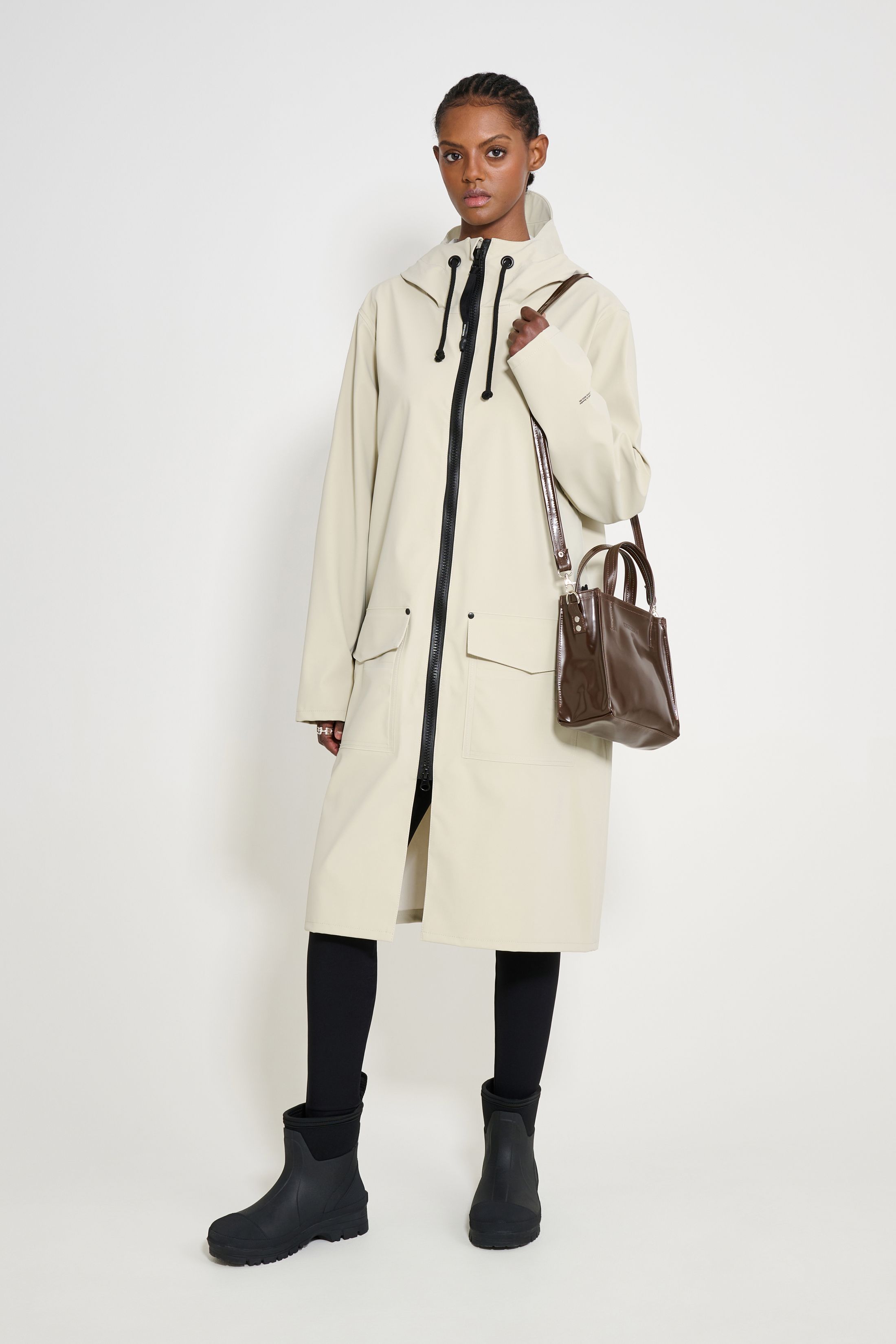 stutterheim stockholm long patch raincoat pelican women jackets long-raincoats
