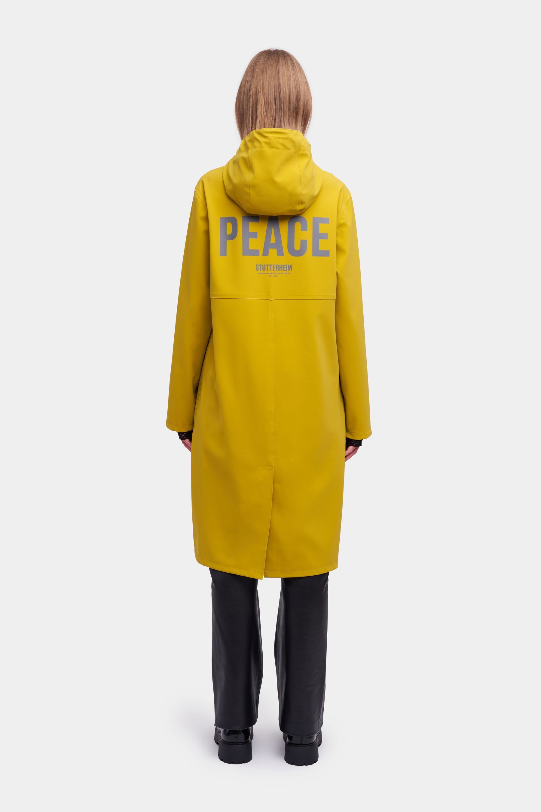 stutterheim stockholm long matte print raincoat gold men jackets raincoats