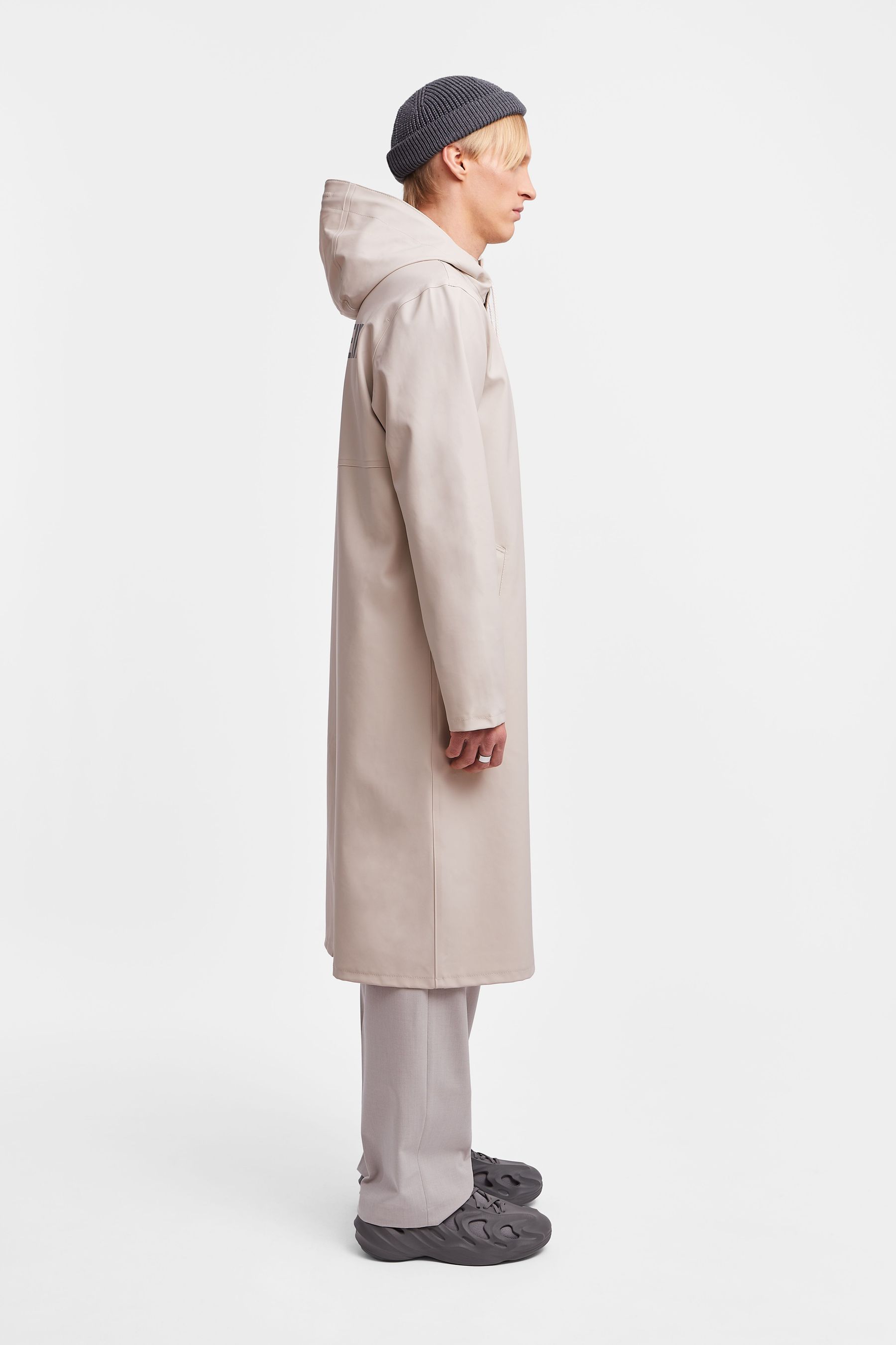 stutterheim stockholm long print raincoat light sand men jackets raincoats