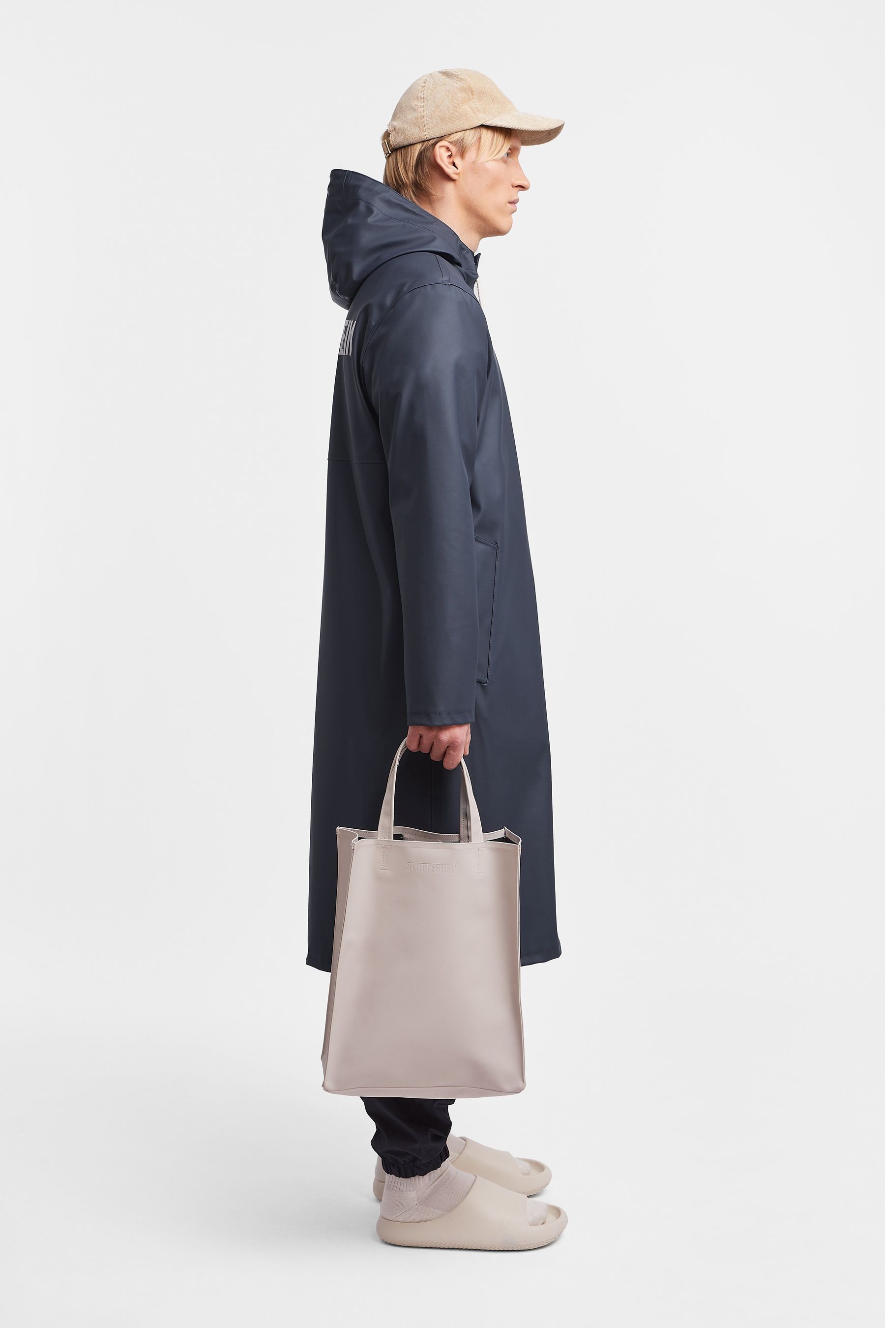 stutterheim stockholm long print raincoat navy men jackets raincoats