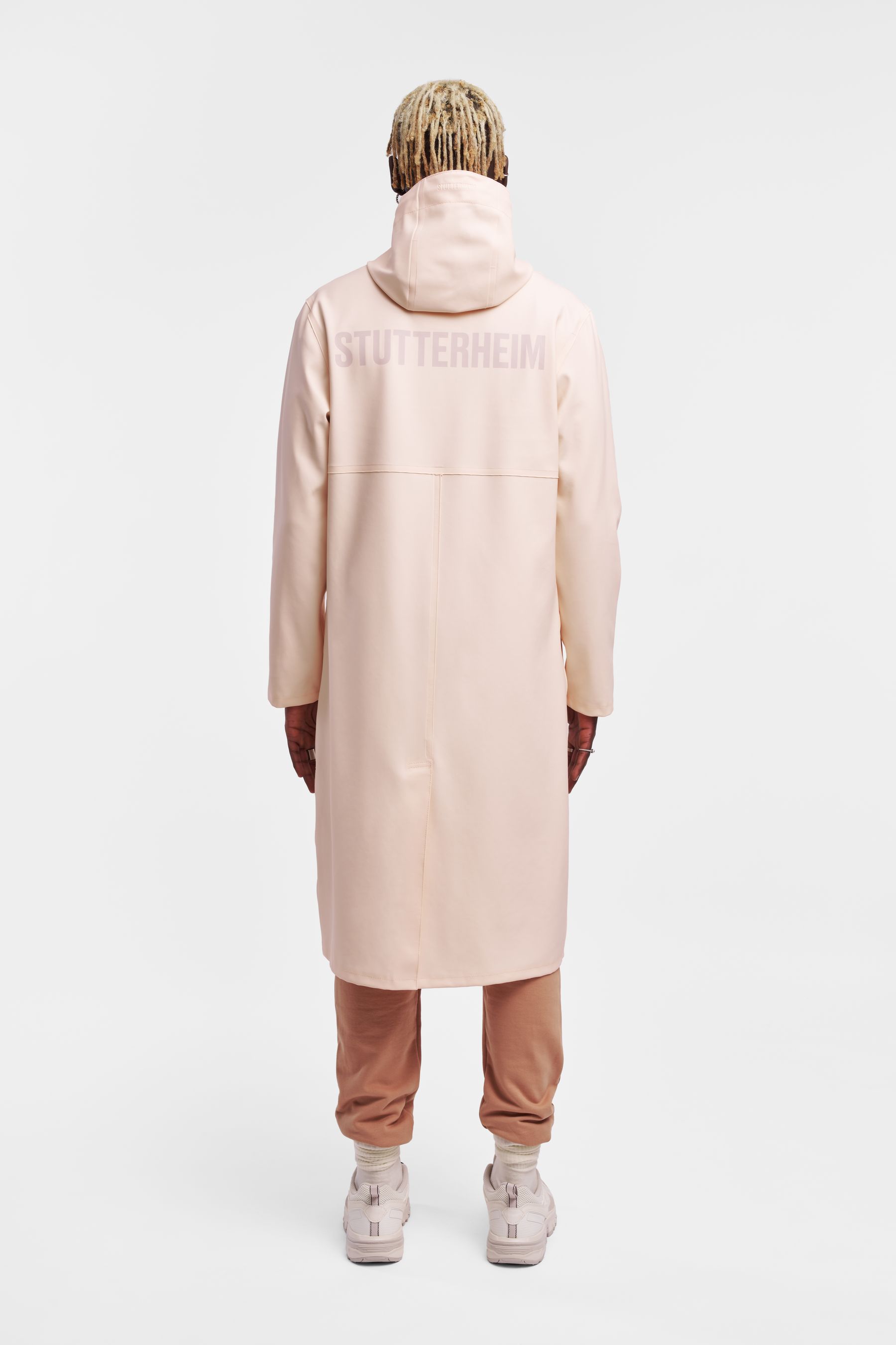 stutterheim stockholm long print raincoat peach men jackets raincoats