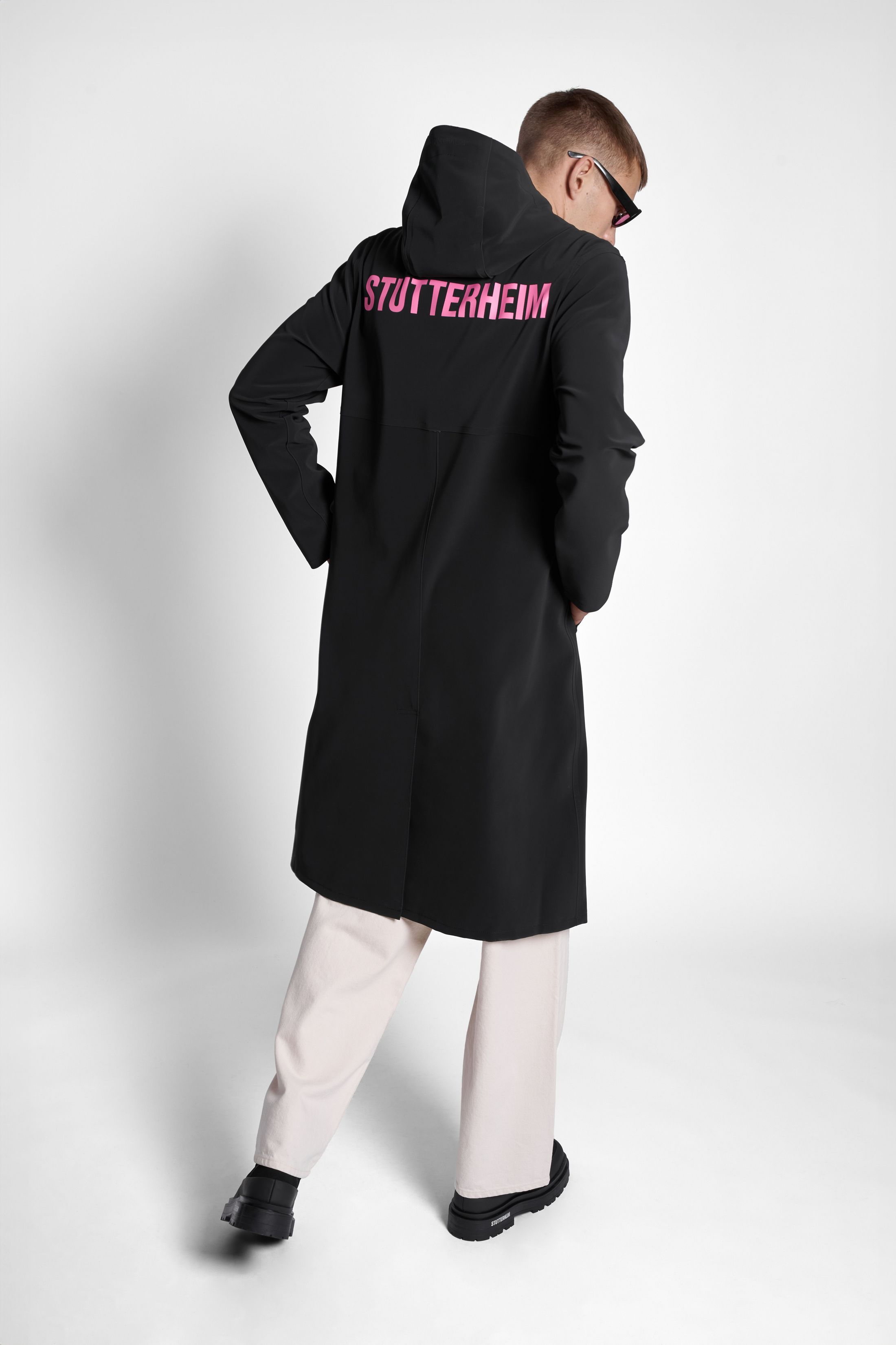 stutterheim stockholm long matte print raincoat black men jackets raincoats