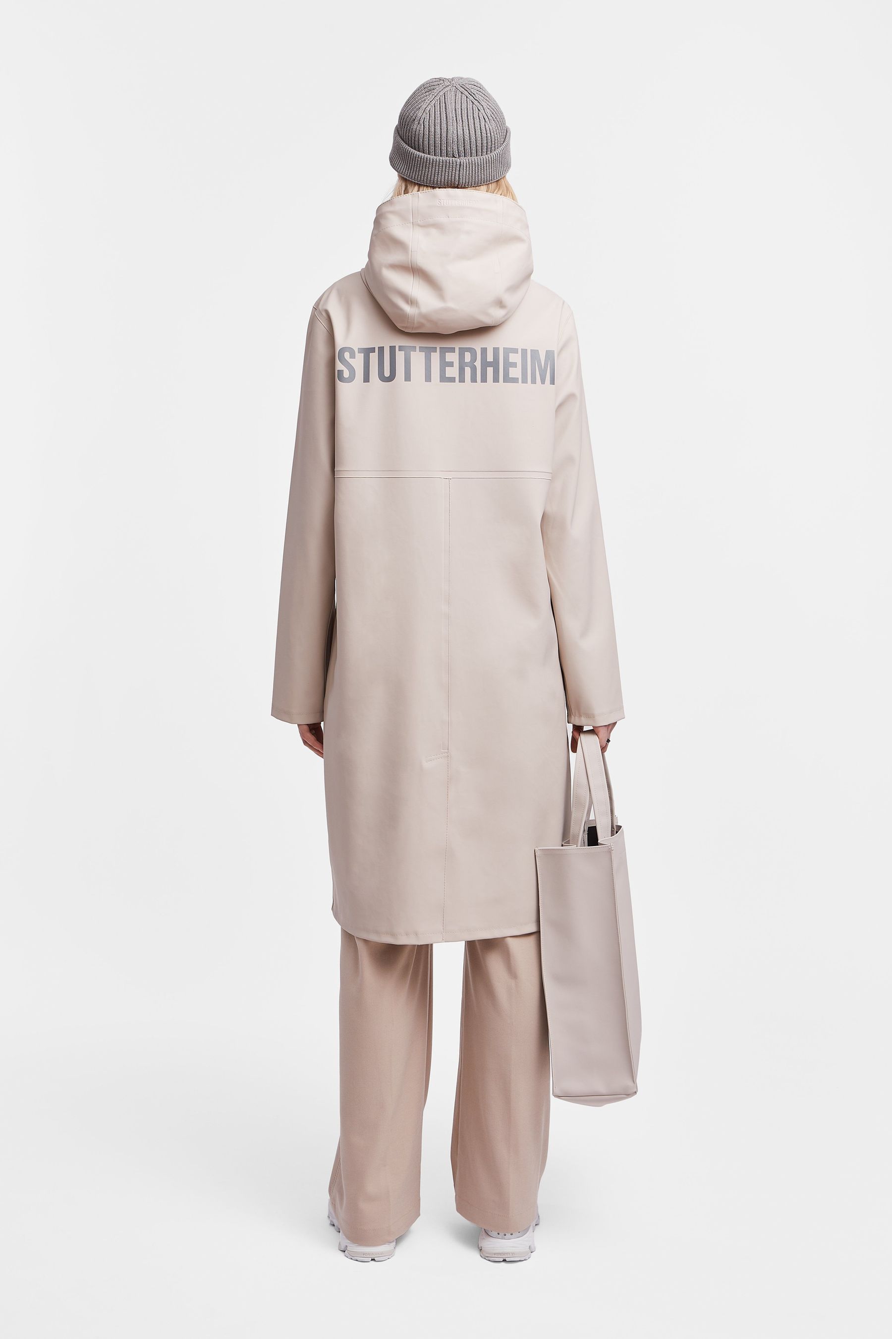 stutterheim stockholm long print raincoat light sand women jackets raincoats