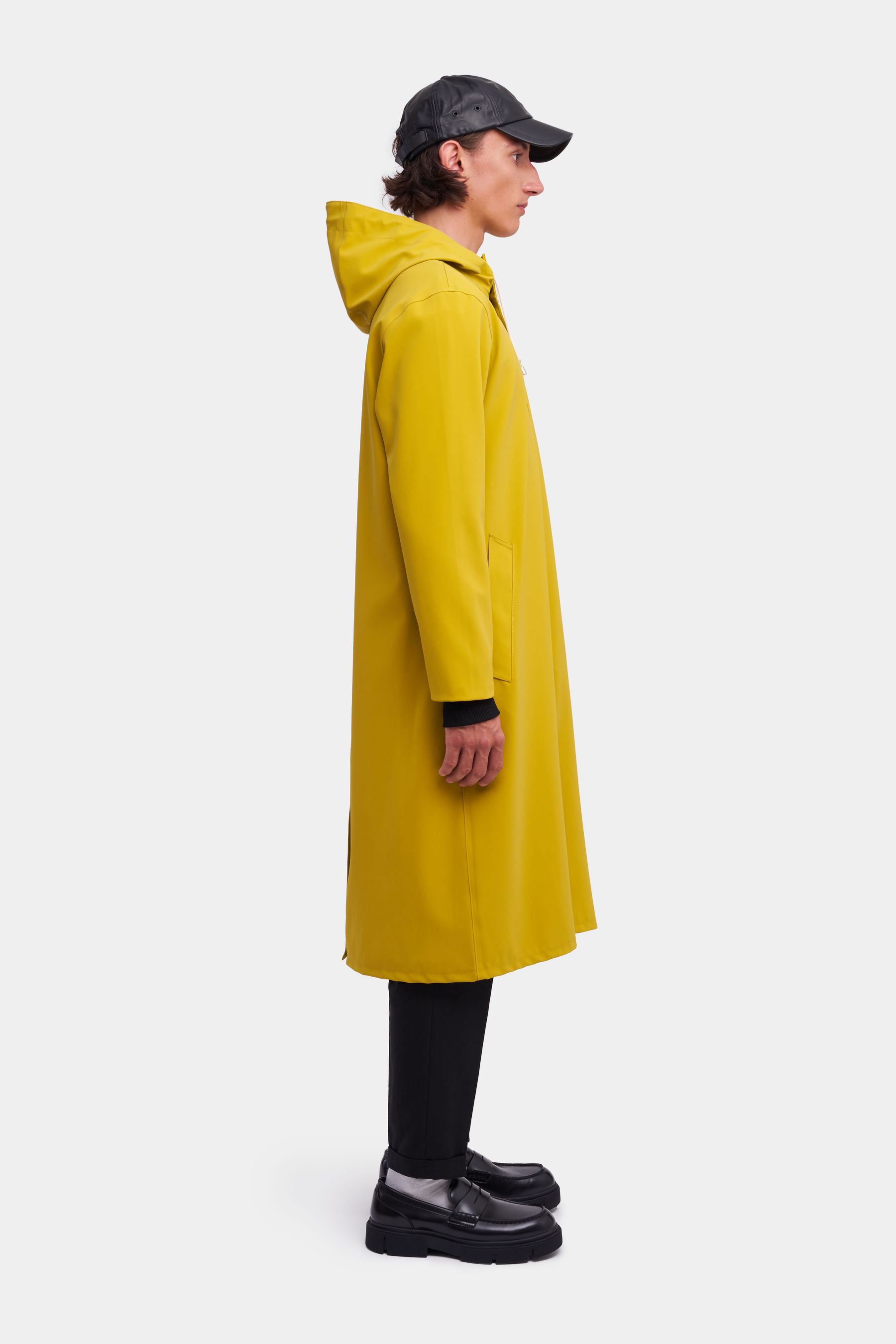 stutterheim stockholm long matte raincoat gold aw23