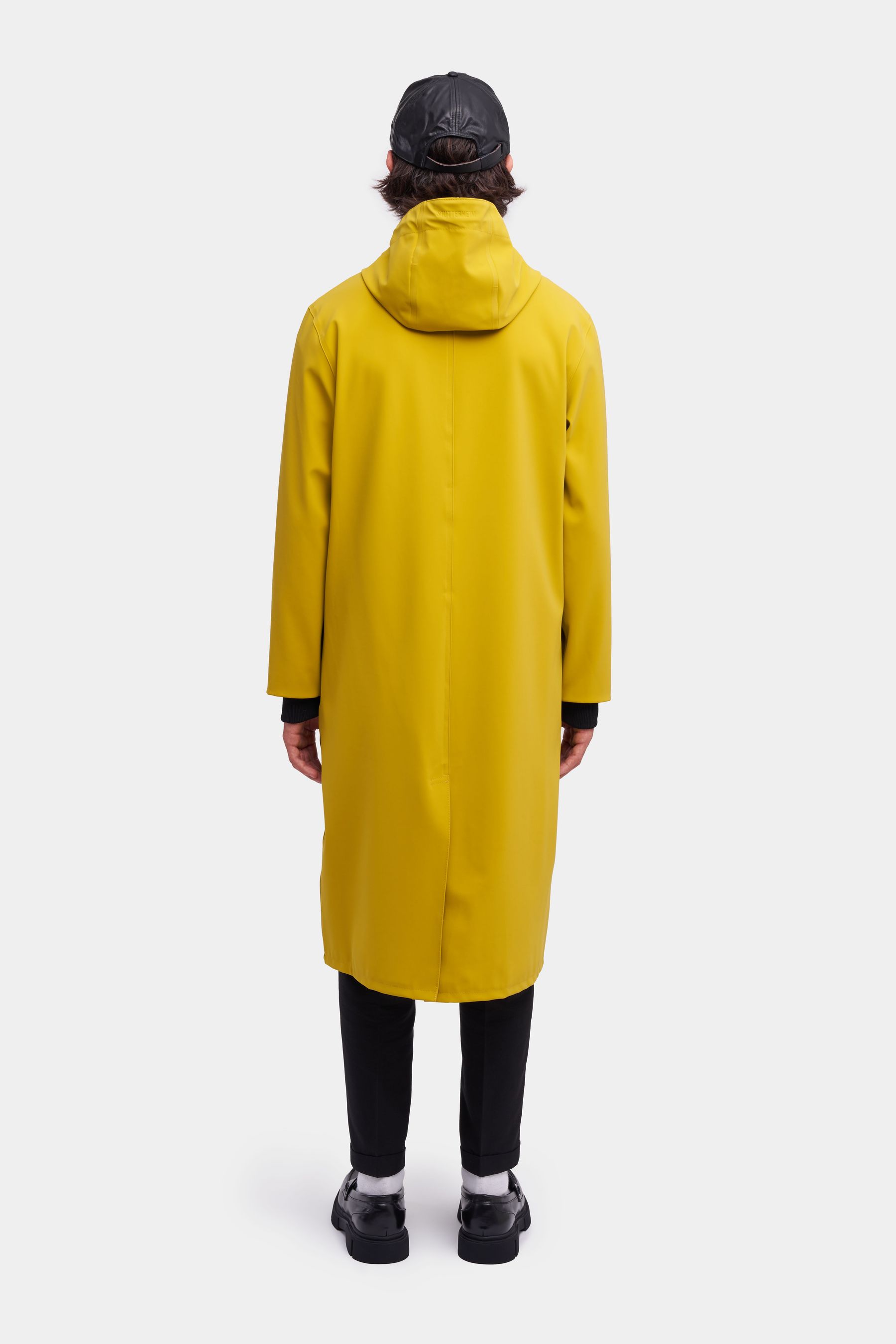 stutterheim stockholm long matte raincoat gold aw23