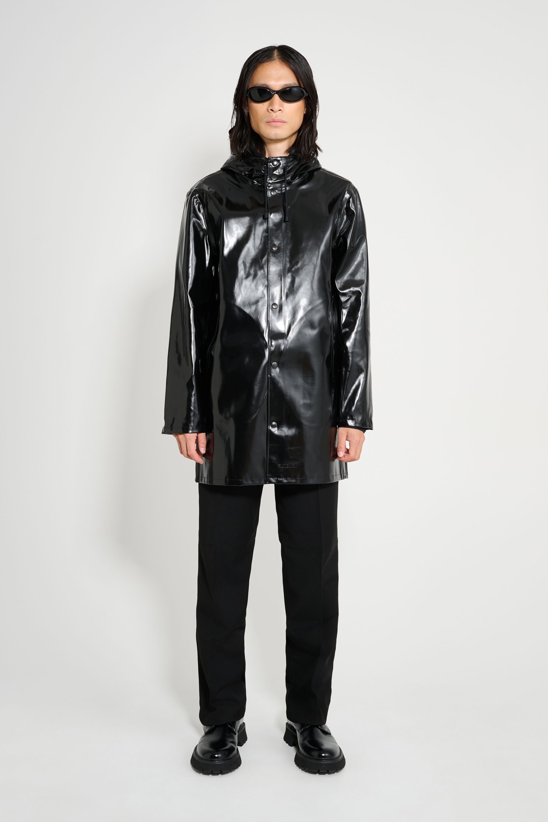 stutterheim stockholm opal raincoat black men jackets raincoats
