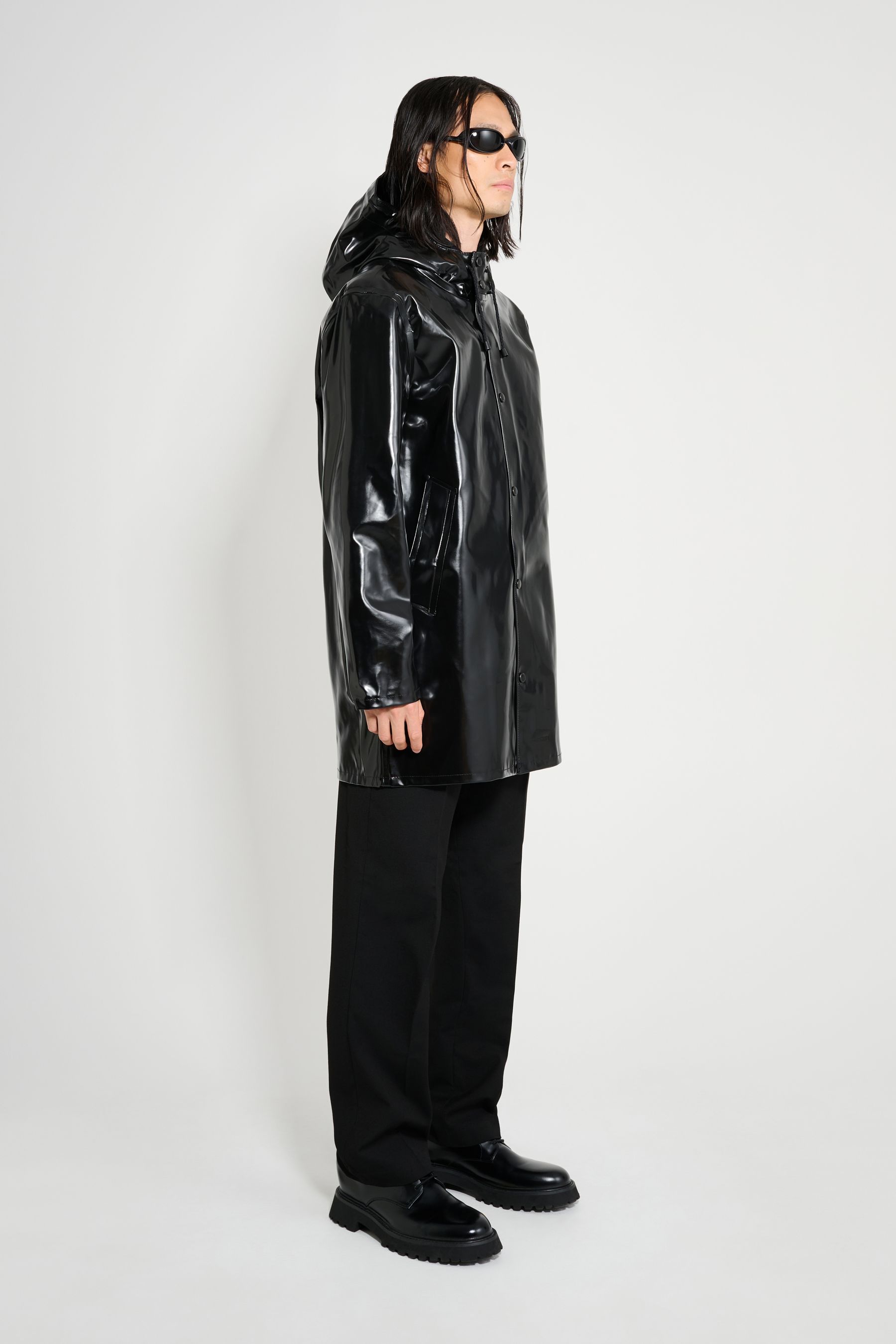 stutterheim stockholm opal raincoat black men jackets raincoats