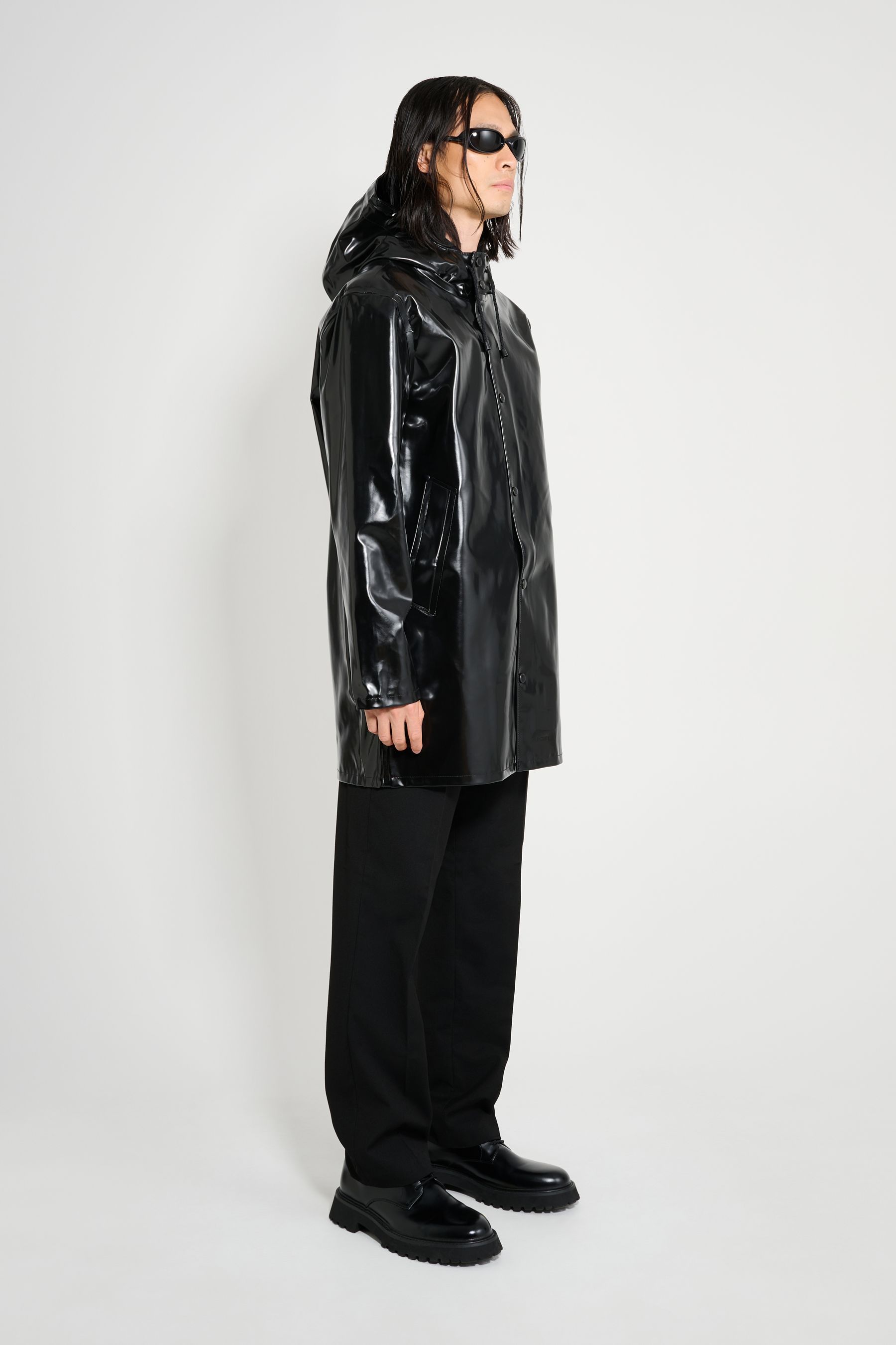 stutterheim stockholm opal raincoat black men jackets raincoats