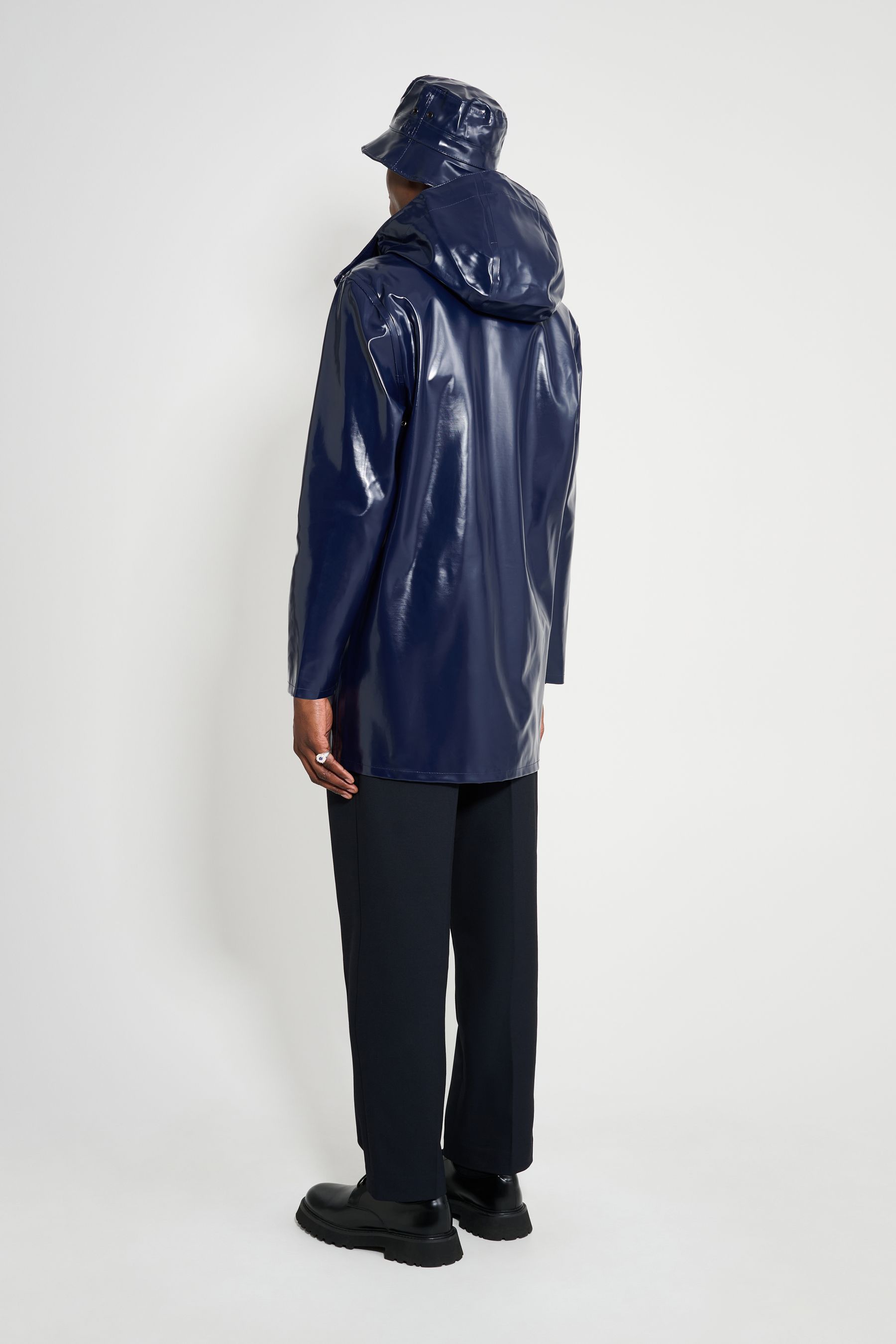 stutterheim stockholm opal raincoat navy men jackets raincoats