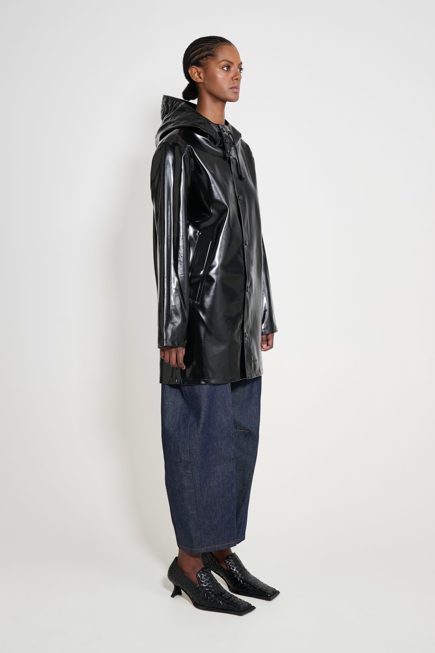 stutterheim stockholm opal raincoat black women jackets raincoats