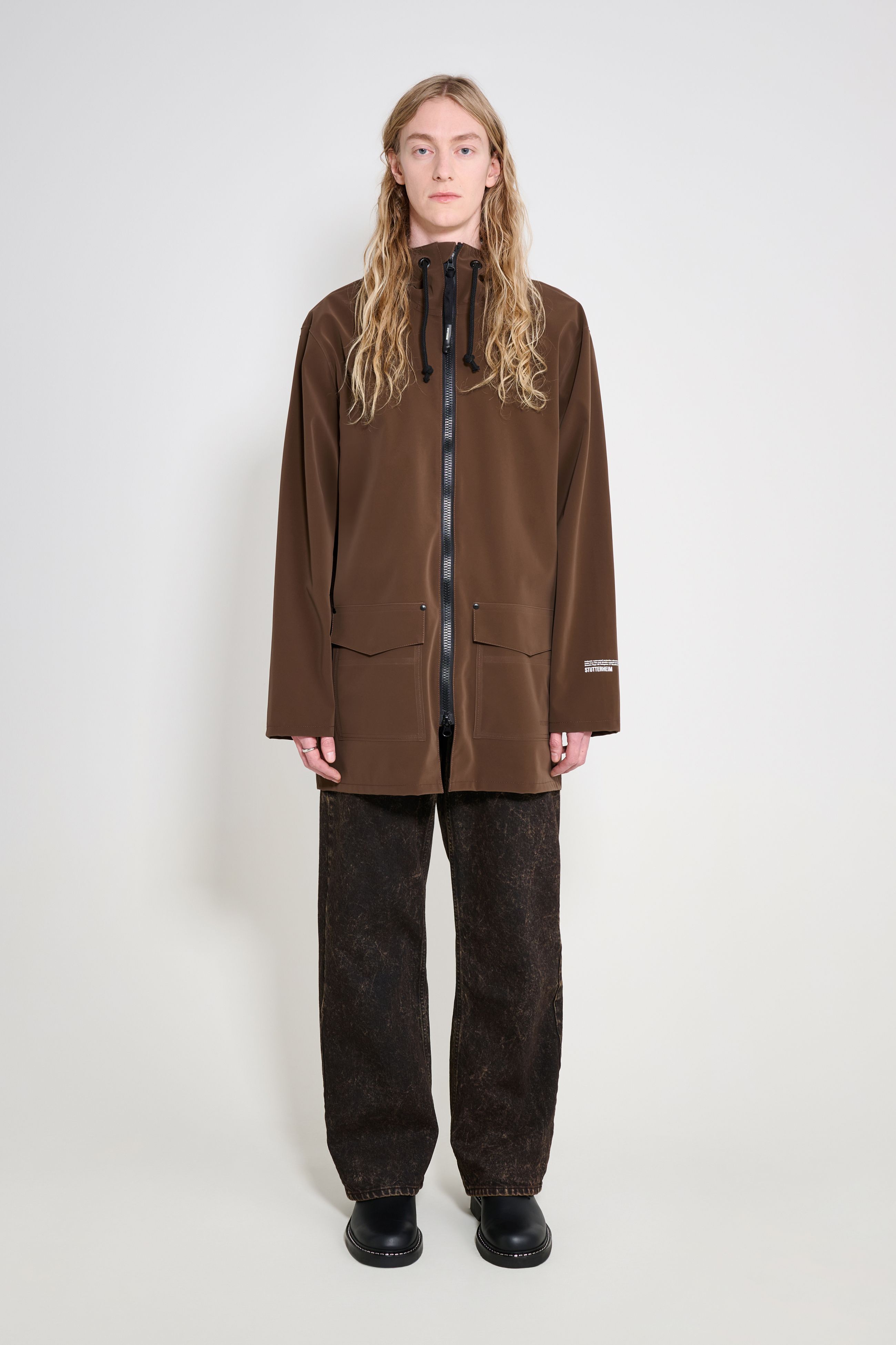stutterheim stockholm patch raincoat dark brown men jackets raincoats