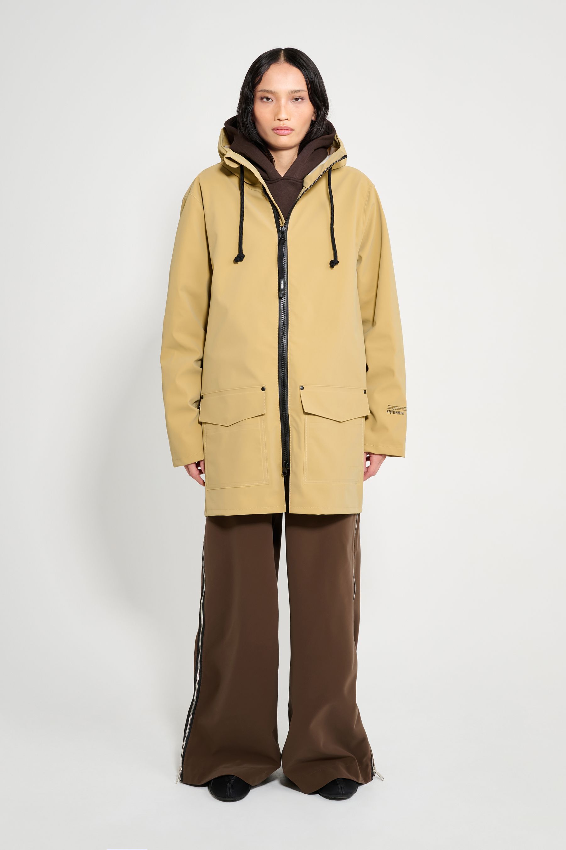stutterheim stockholm patch matte women sand jackets raincoats