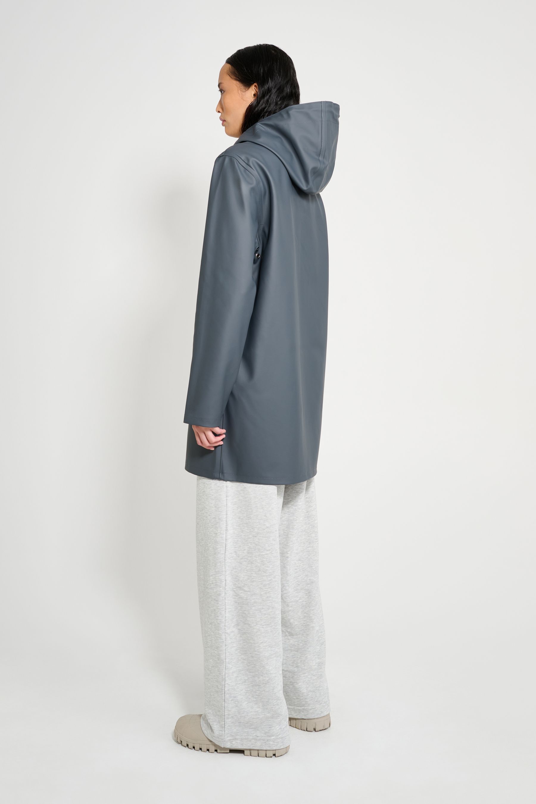 stutterheim stockholm raincoat charcoal women jackets raincoats