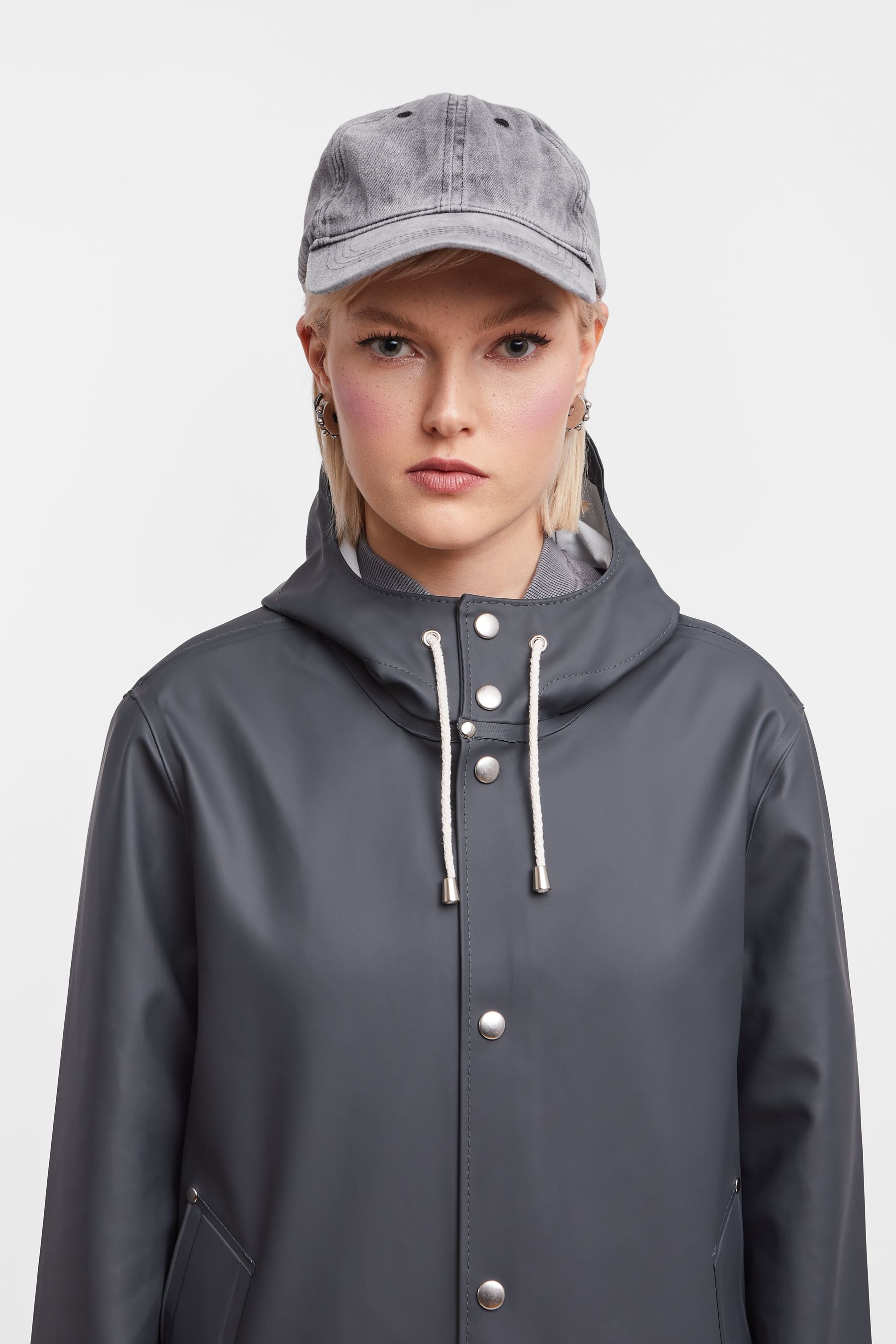 stutterheim stockholm raincoat charcoal women jackets raincoats