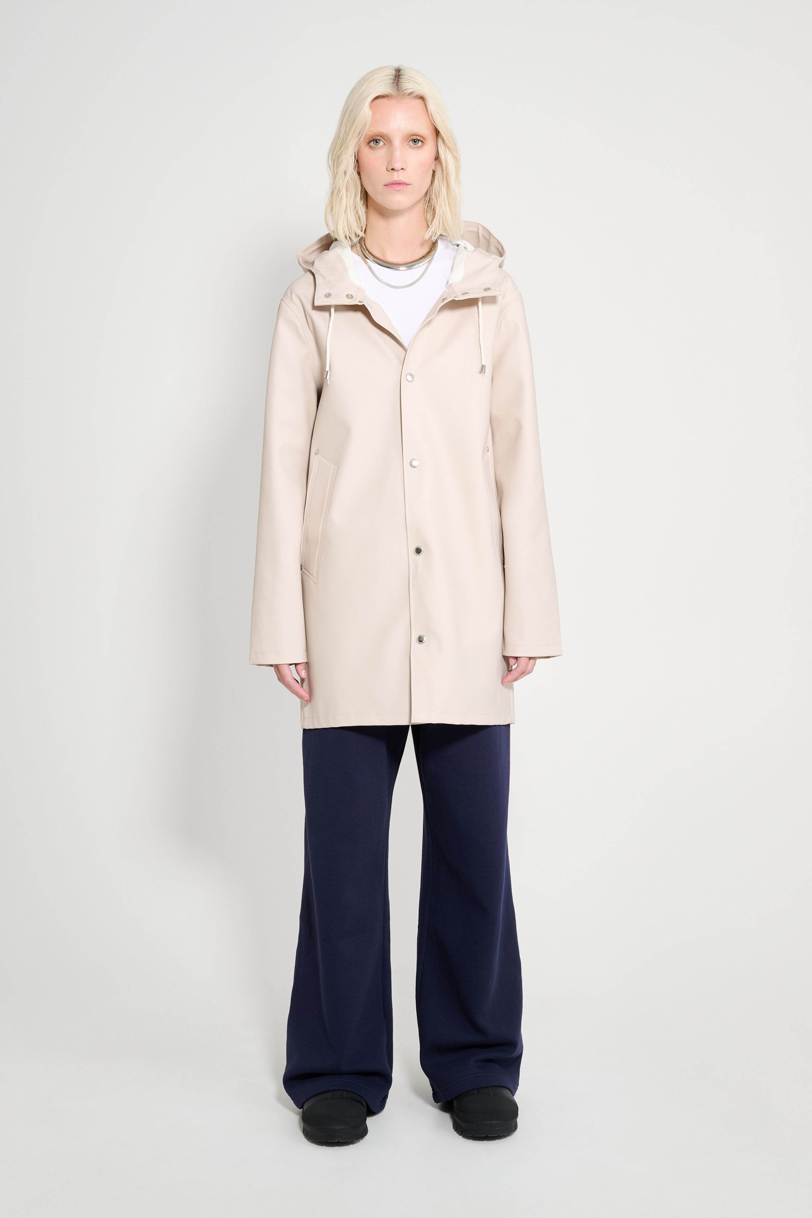 stutterheim stockholm raincoat light sand women jackets raincoats