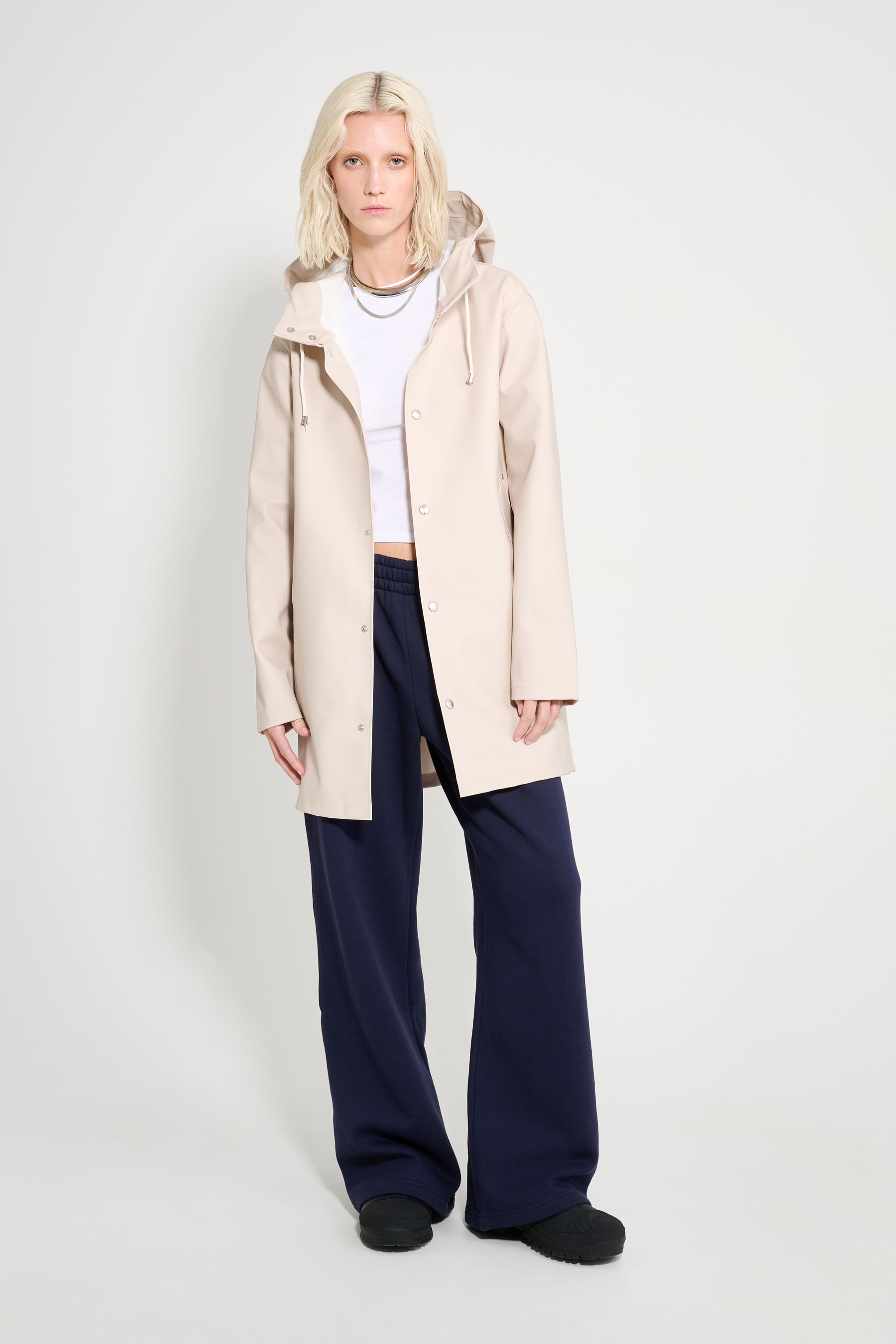 stutterheim stockholm raincoat light sand women jackets raincoats