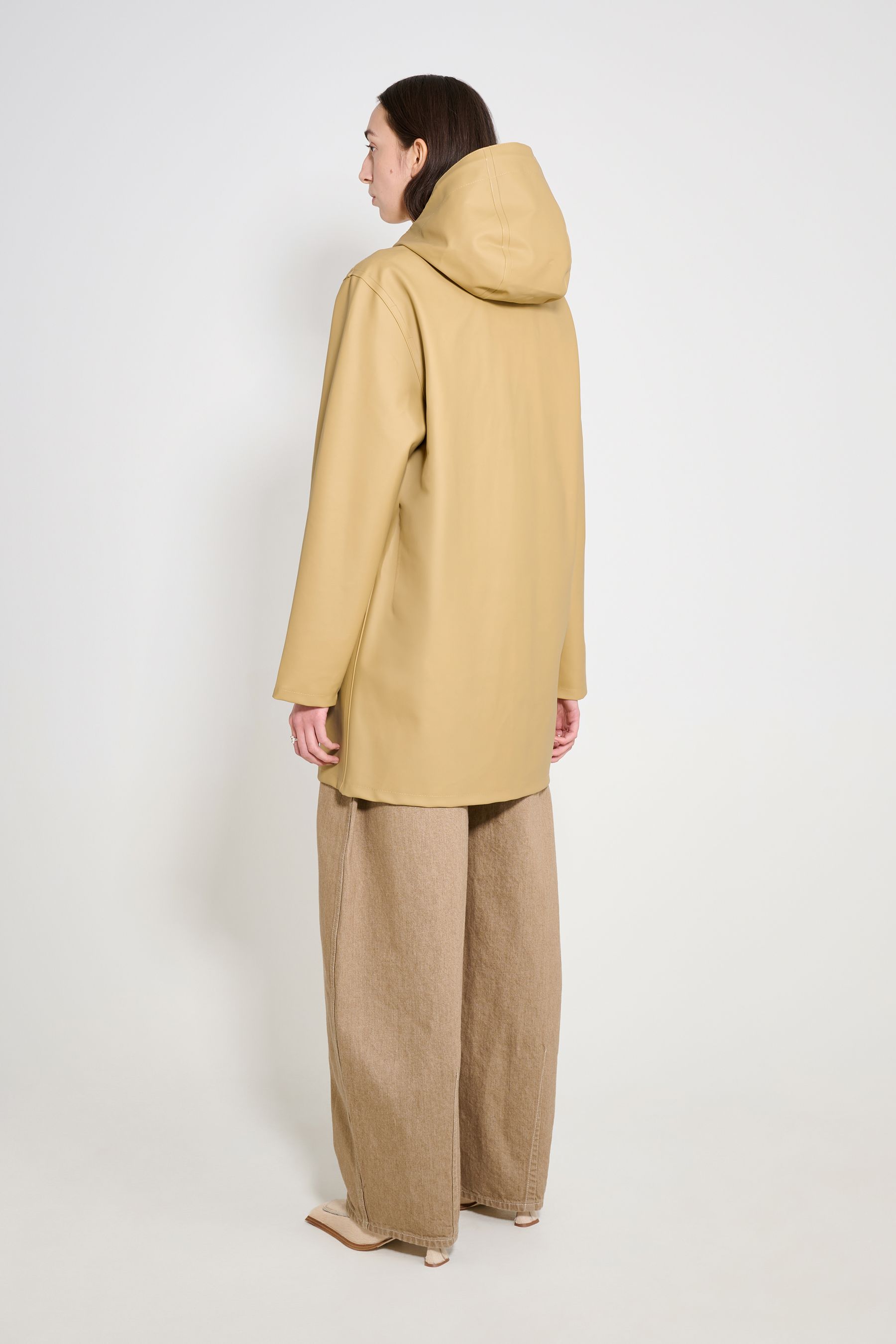 stutterheim stockholm raincoat sand women jackets raincoats
