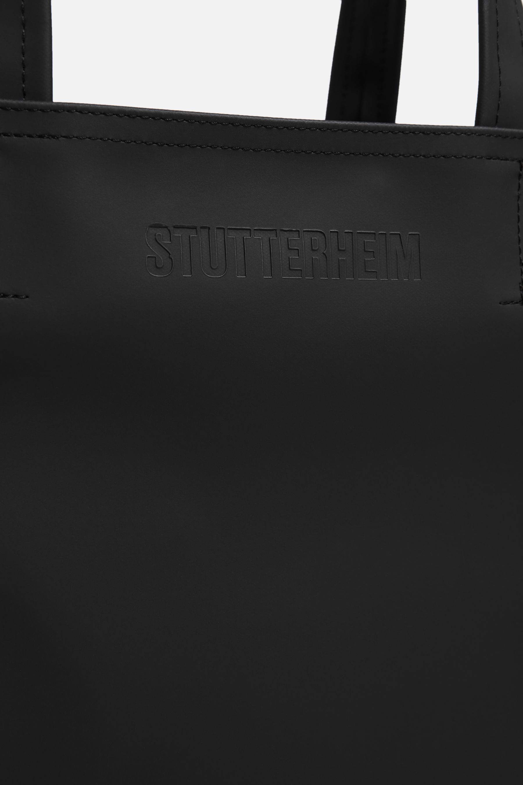 stutterheim stocksund bag black accessories bags weekend-bags