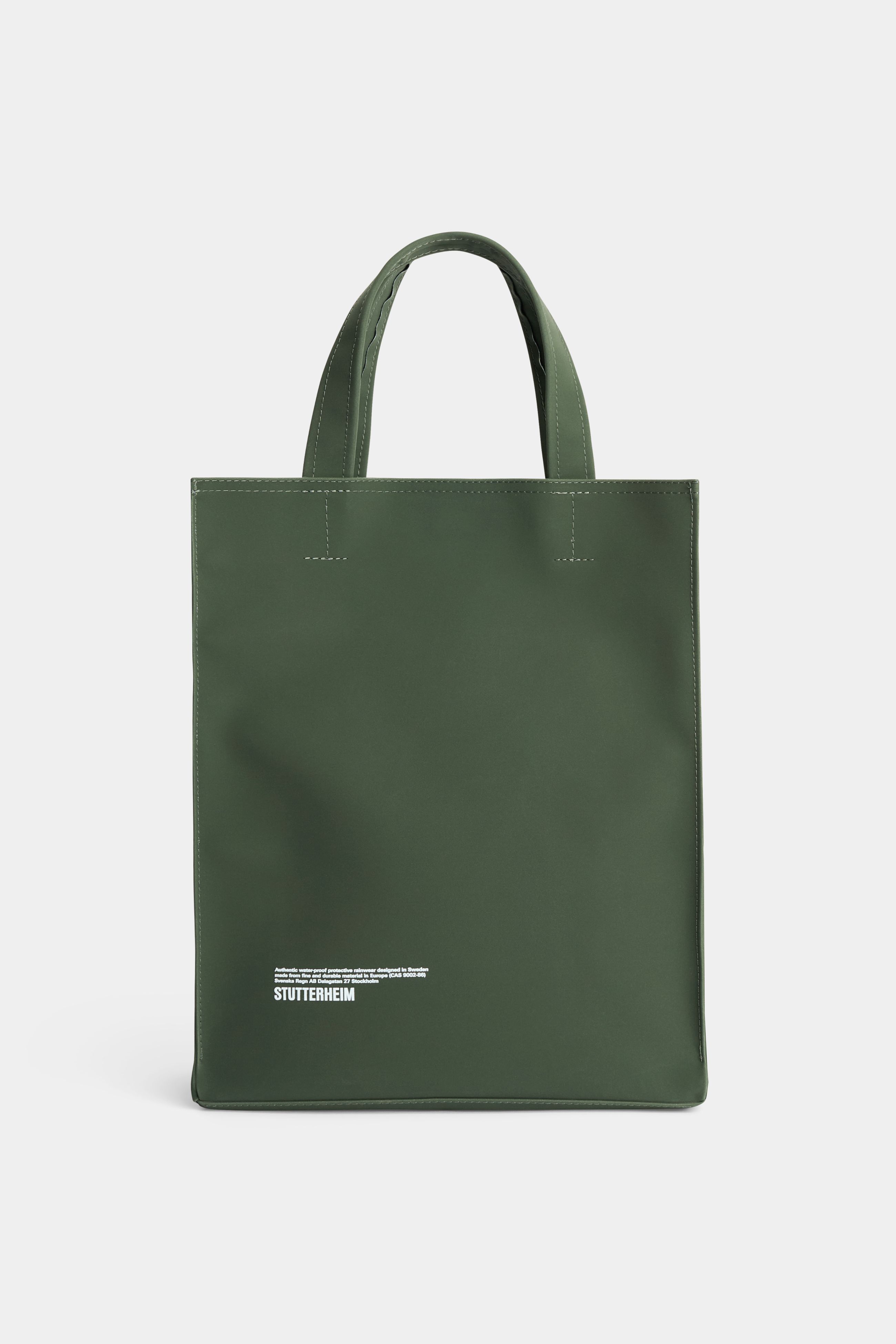 stutterheim stocksund bag matte green accessories bags tote-bags