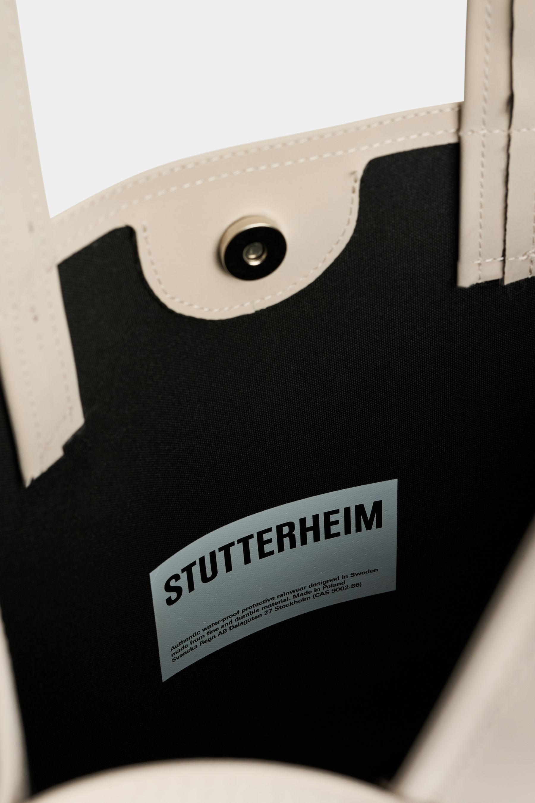 stutterheim stocksund bag matte light sand accessories bags tote-bags