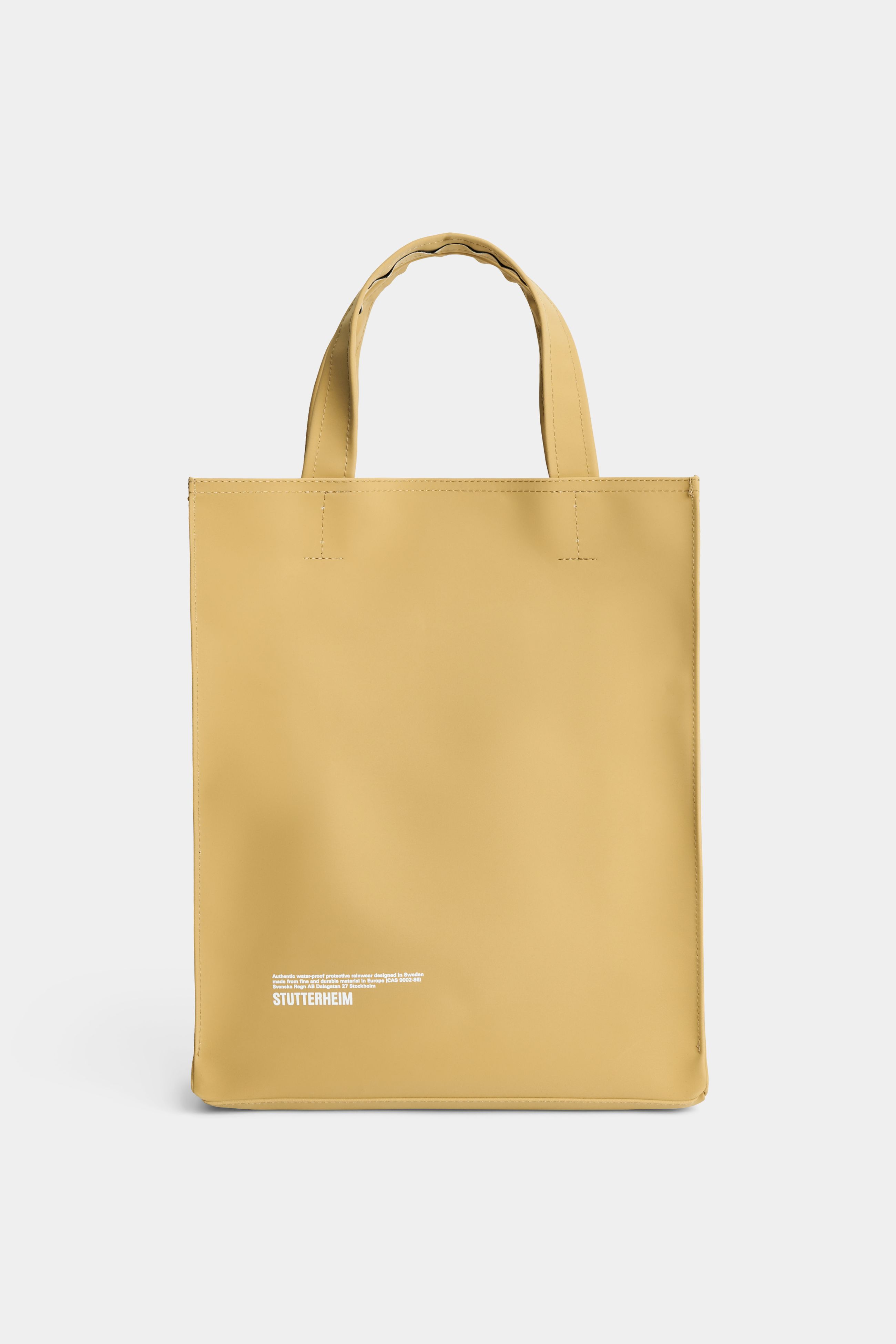 stutterheim stocksund bag matte sand accessories bags tote-bags