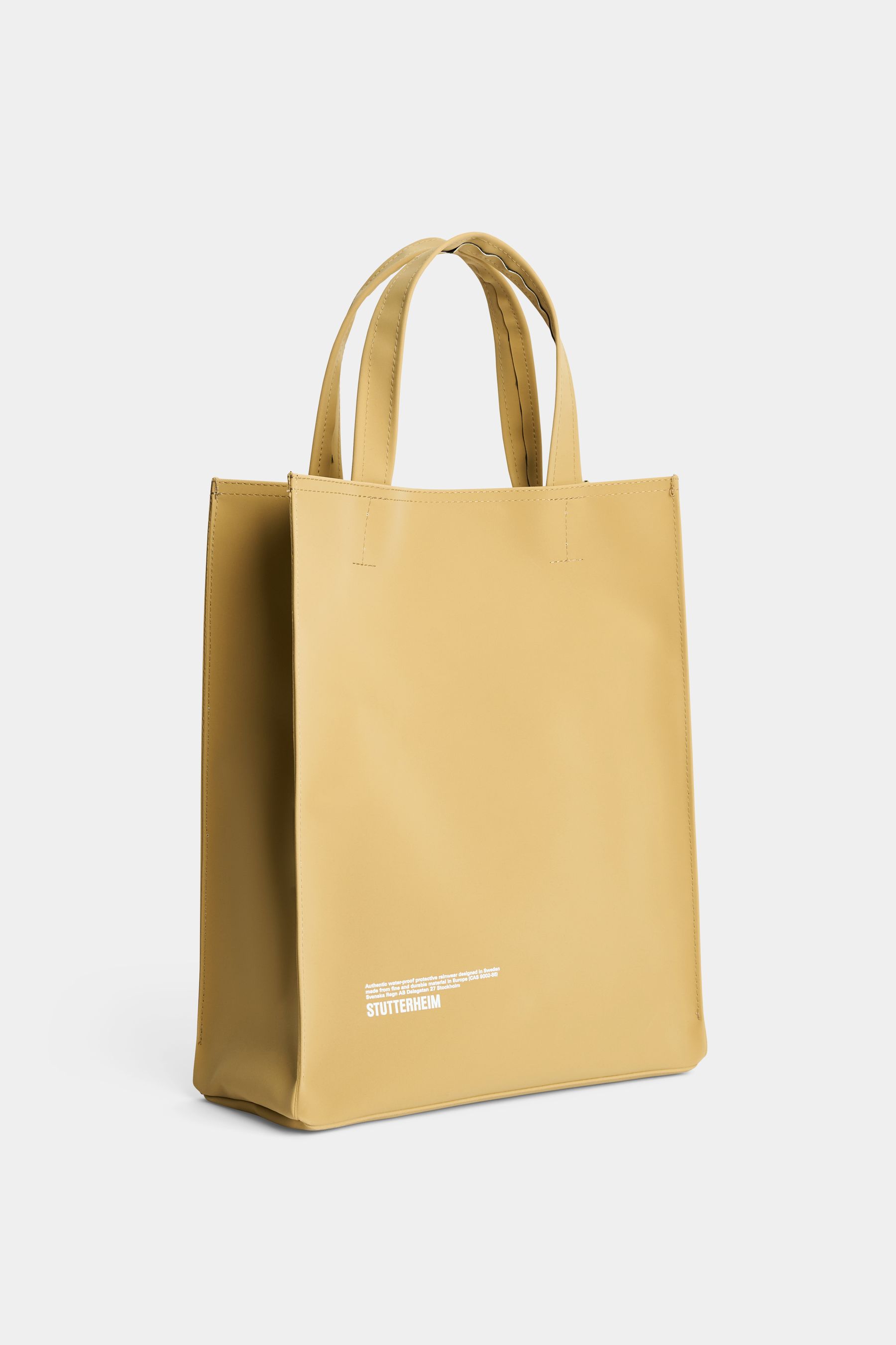 stutterheim stocksund bag matte sand accessories bags tote-bags