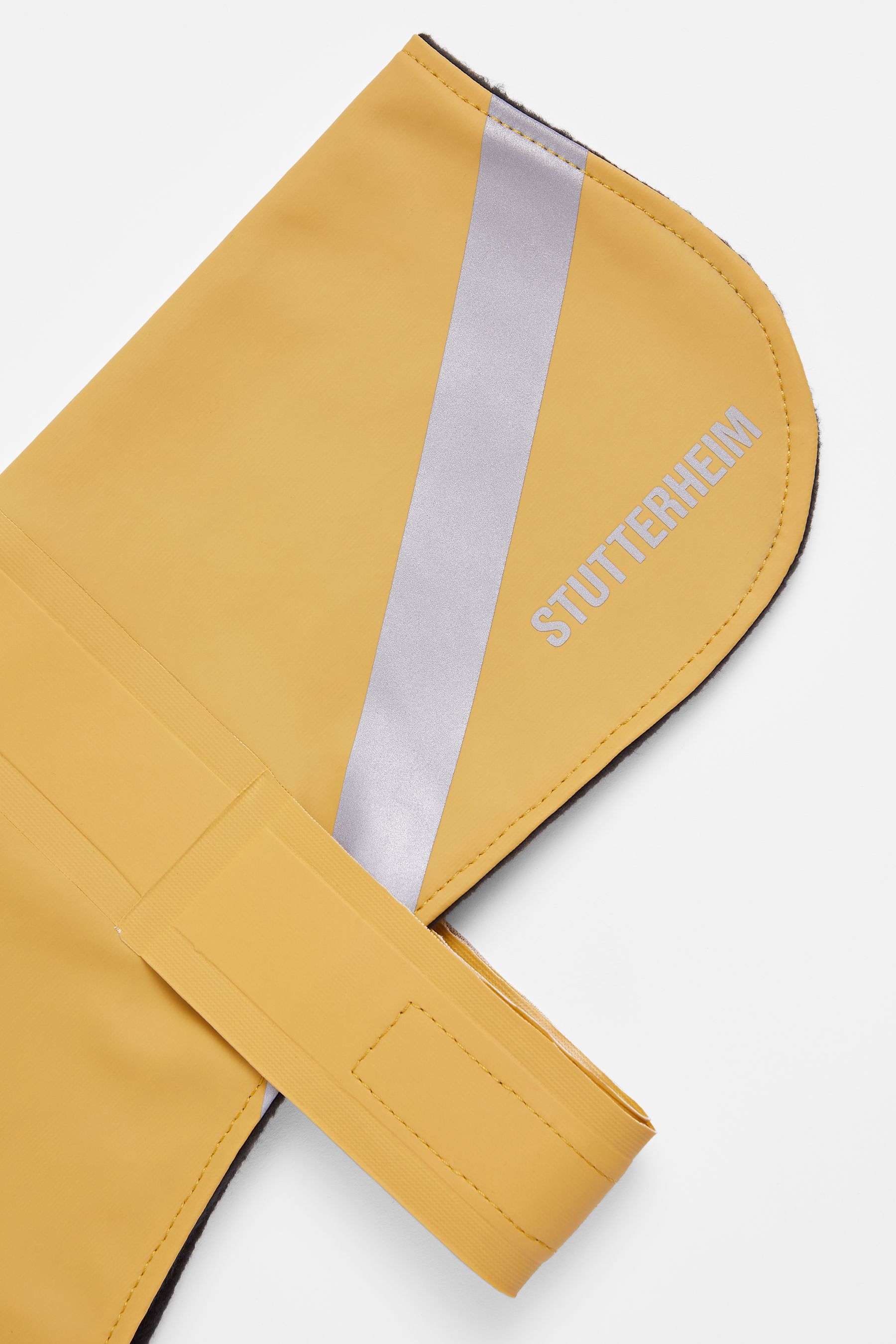 stutterheim dog raincoat chai accessories dog-raincoats