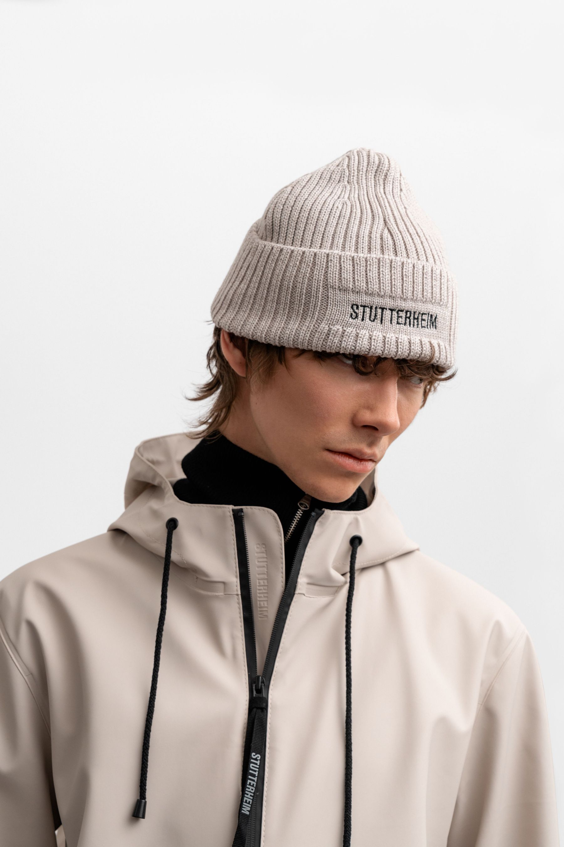 stutterheim logo beanie light sand accessories hats-and-scarves beanies