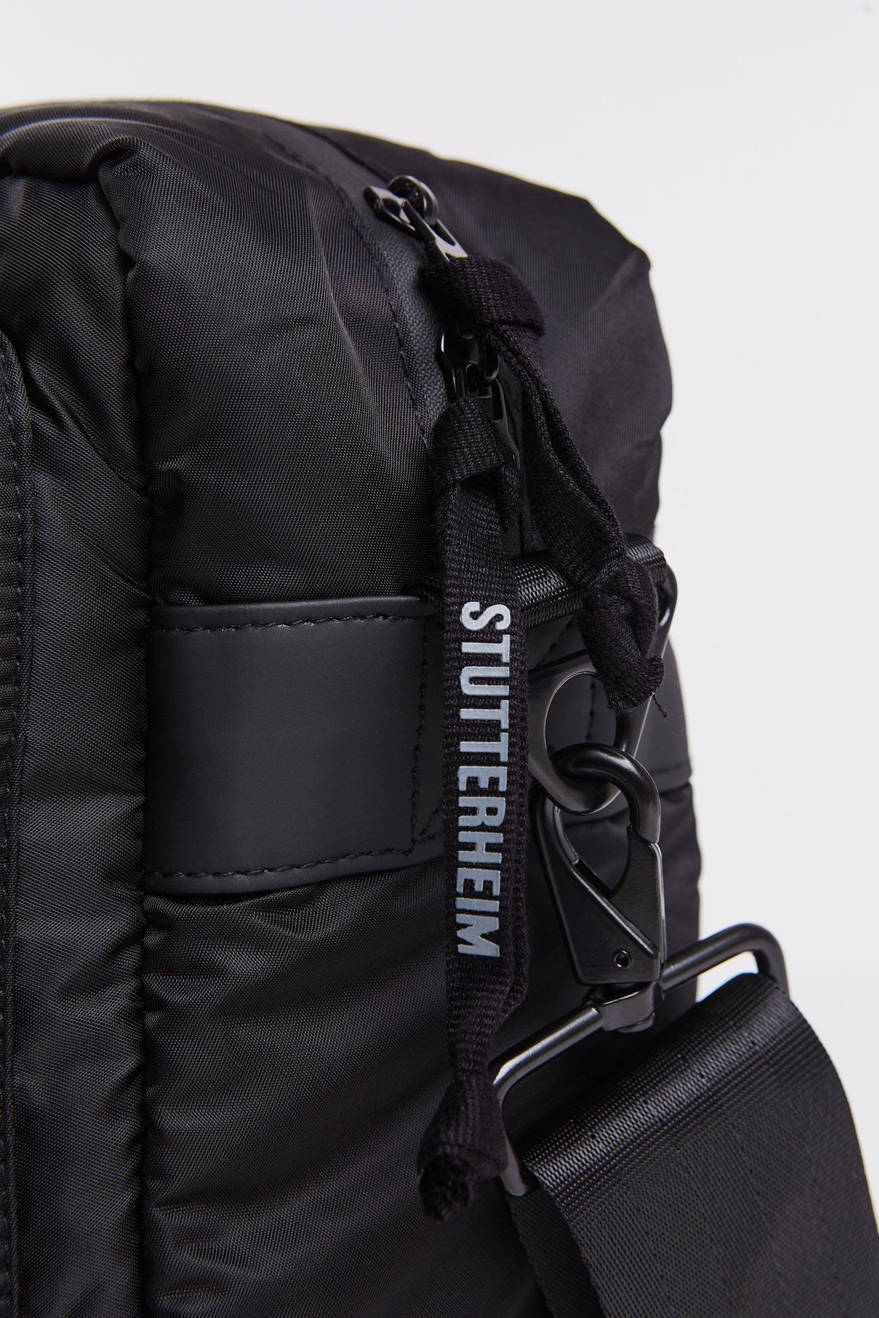 stutterheim utility post bag black accessories bags utility-bags