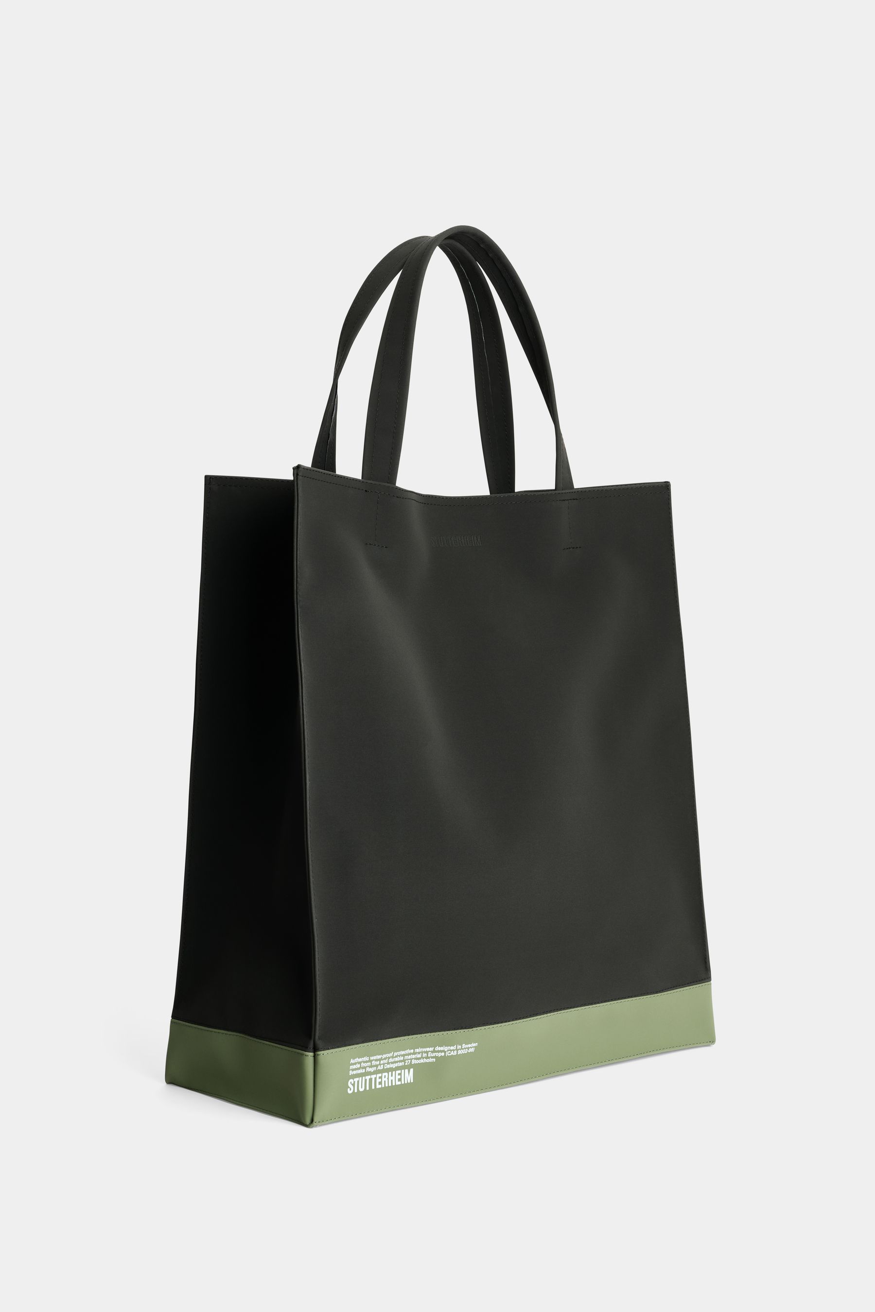 stutterheim stylist bag matte black/dry green accessories bags tote-bags