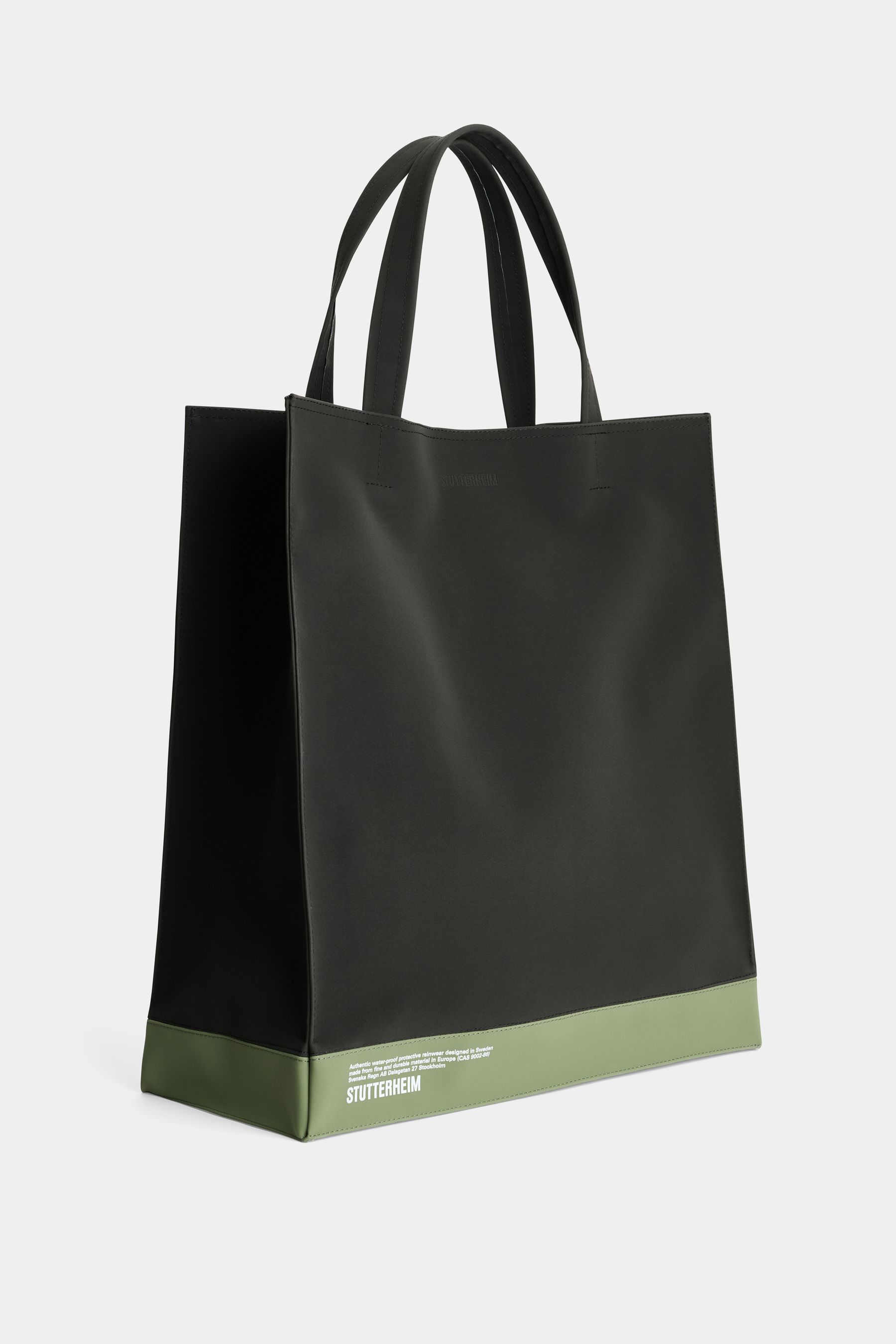 stutterheim stylist bag matte black/dry green accessories bags tote-bags